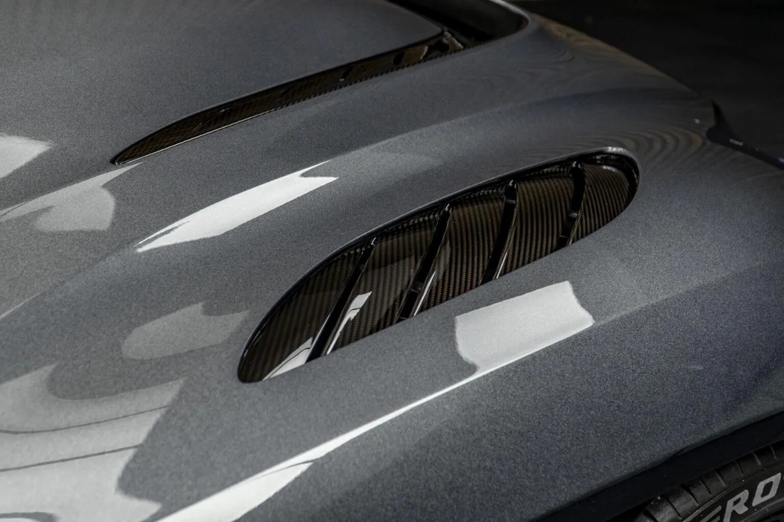 2023 Aston Martin DBS 770 Ultimate, 10/30