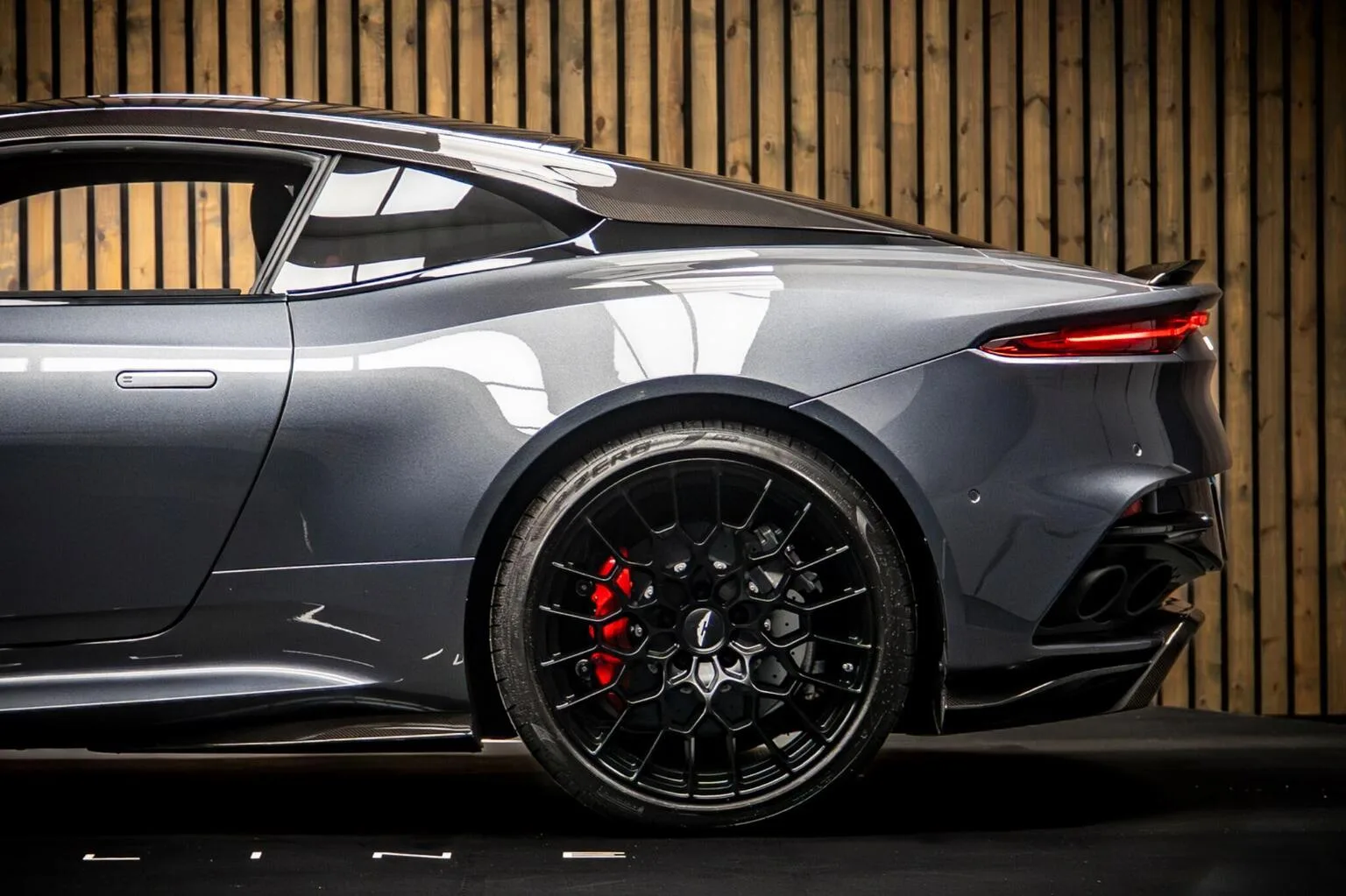 2023 Aston Martin DBS 770 Ultimate, 18/30