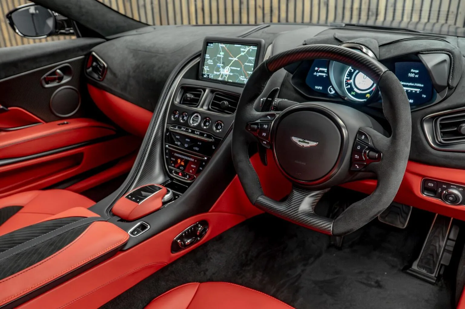 2023 Aston Martin DBS 770 Ultimate, 24/30