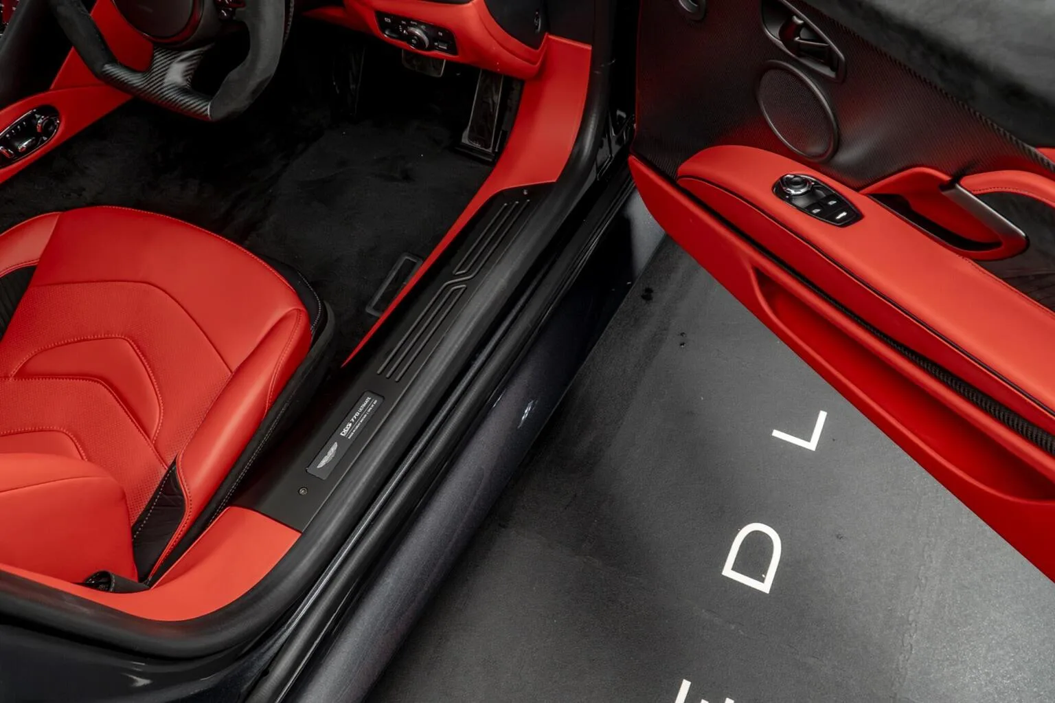 2023 Aston Martin DBS 770 Ultimate, 30/30