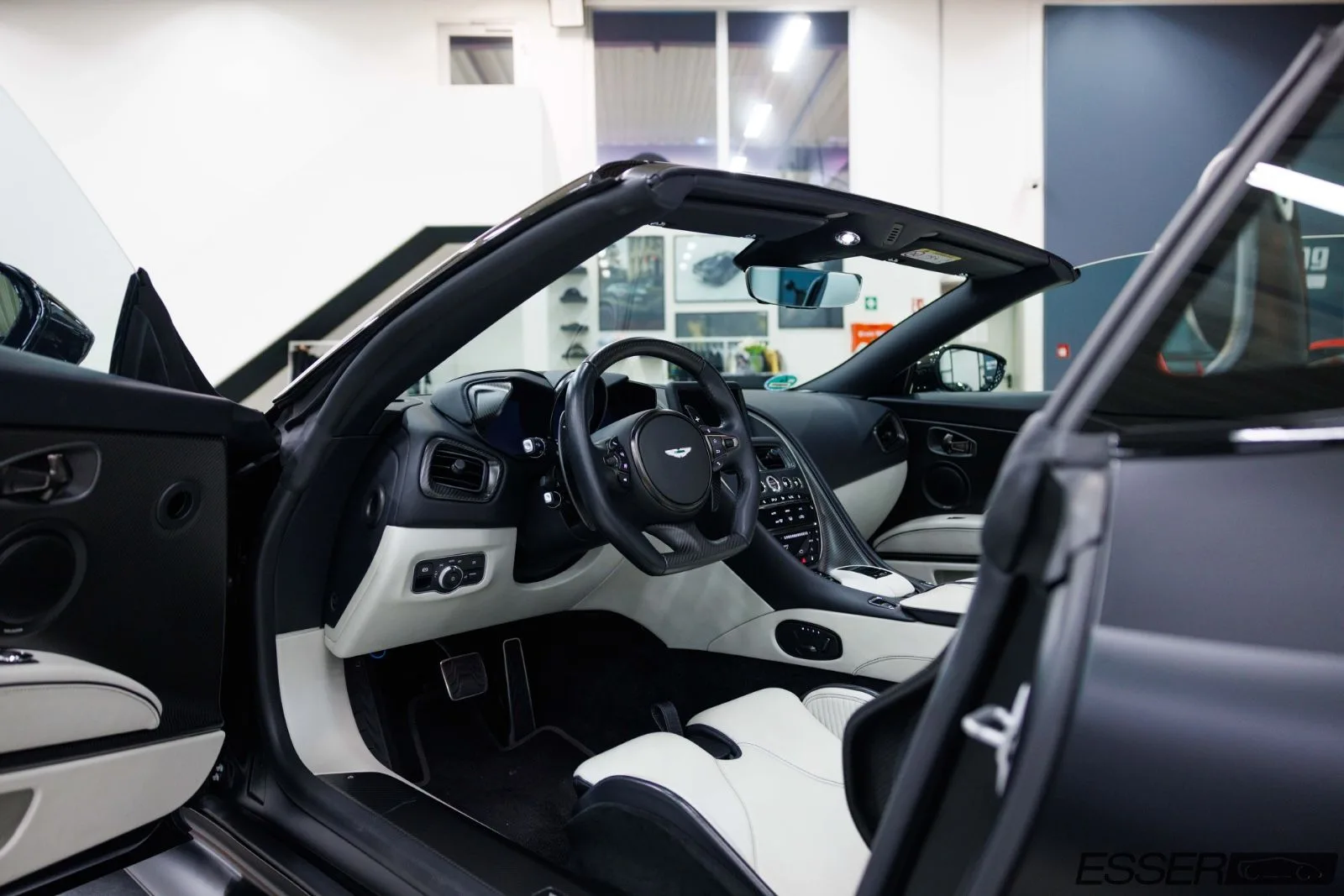 2023 Aston Martin DBS 770 Ultimate Volante, 8/30