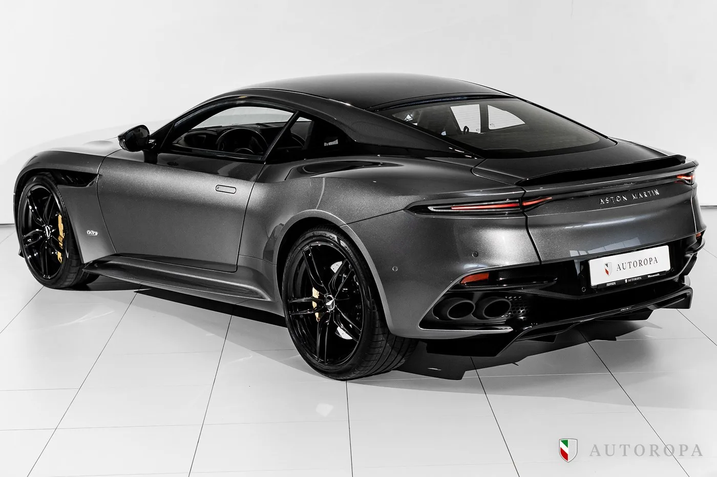 2023 Aston Martin DBS Superleggera angeboten von einem offiziellen Ferrari und Maserati-Vertragshändler in Arlöv, Schweden, Foto 4 von 10
