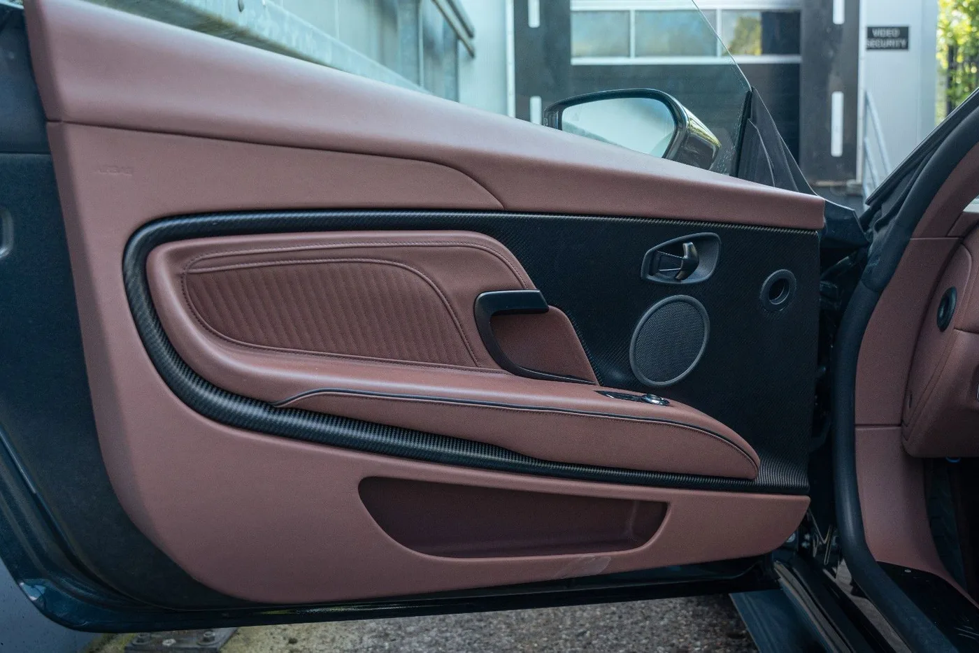 2023 Aston Martin DBS 770 Ultimate Volante angeboten von einem Supersportwagenhändler in Gronau, Deutschland, Foto 17 von 25
