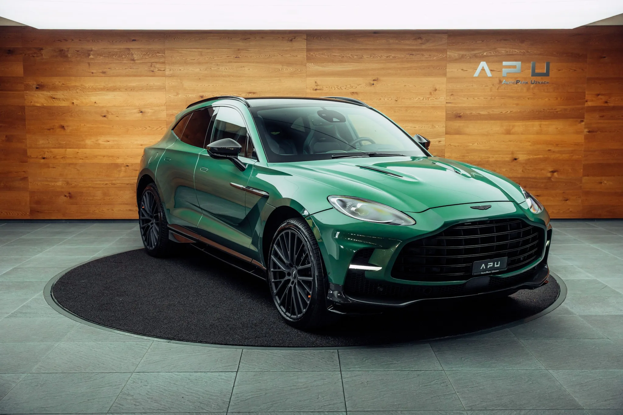 2023 Aston Martin DBX 707 angeboten von einem Fachhändler in Uznach, Schweiz, Hauptfoto