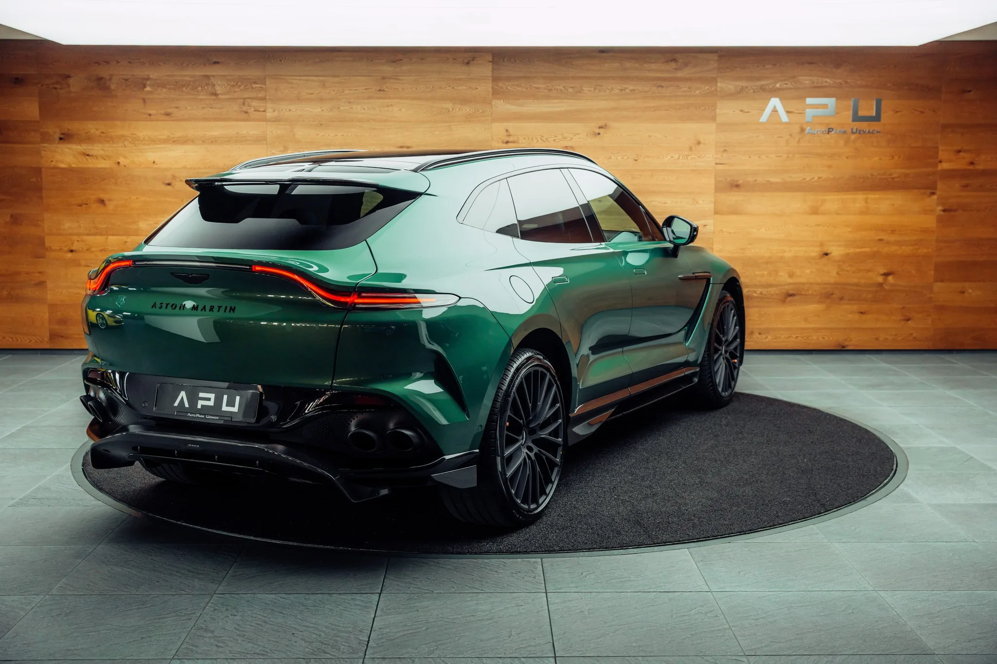 2023 Aston Martin DBX 707, 2/22