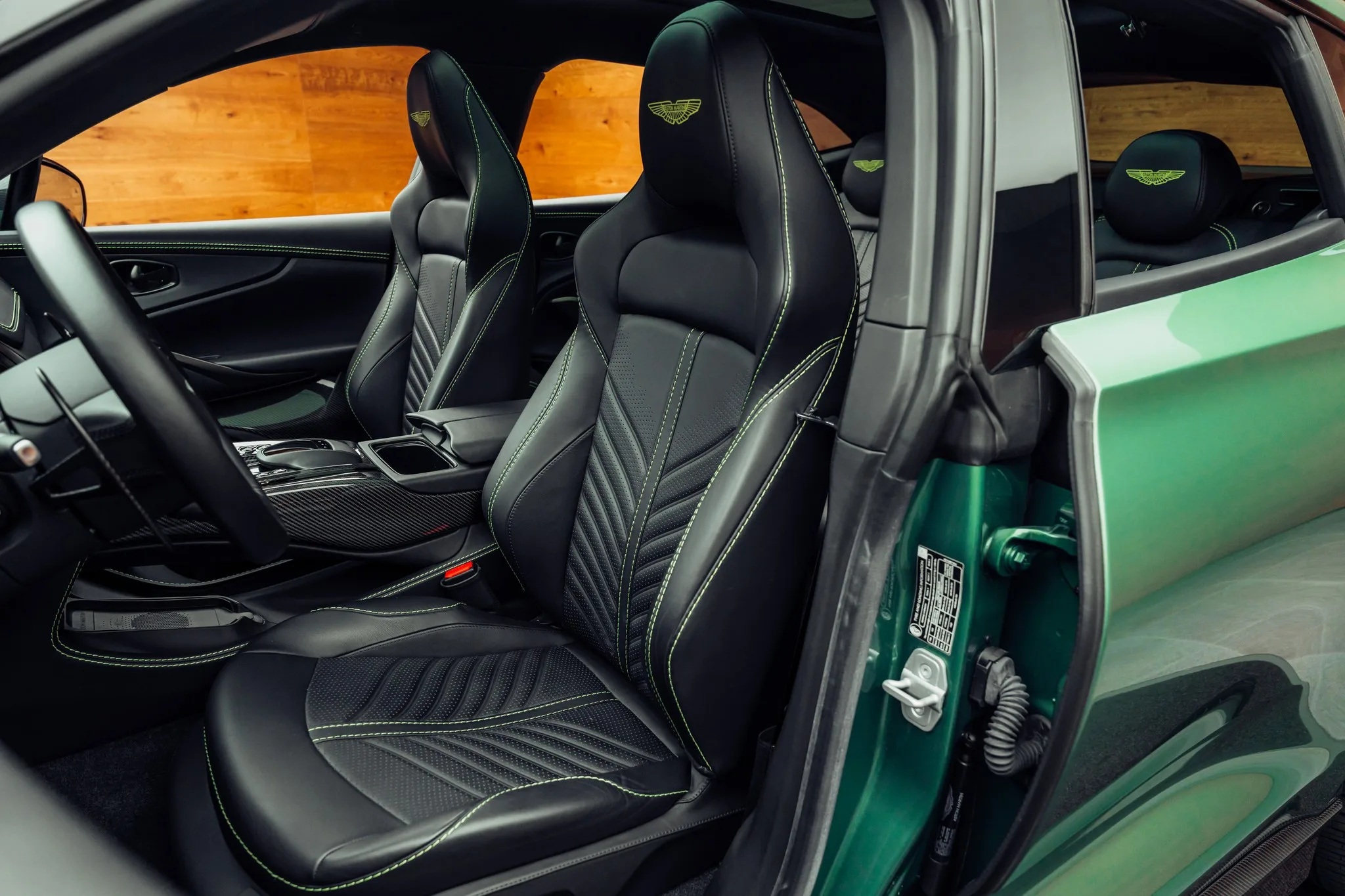 2023 Aston Martin DBX 707, 6/22