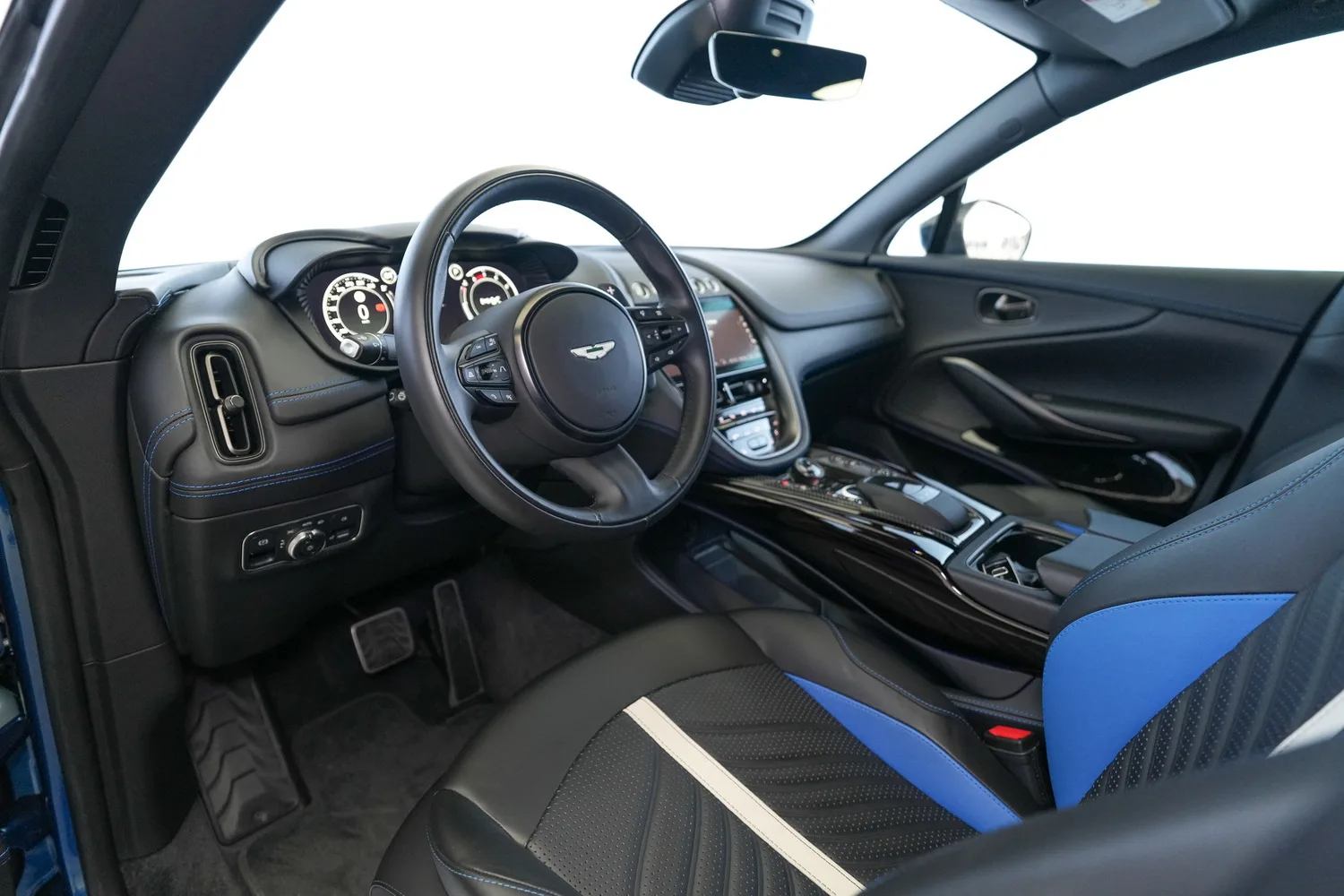 2023 Aston Martin DBX 707, 4/18