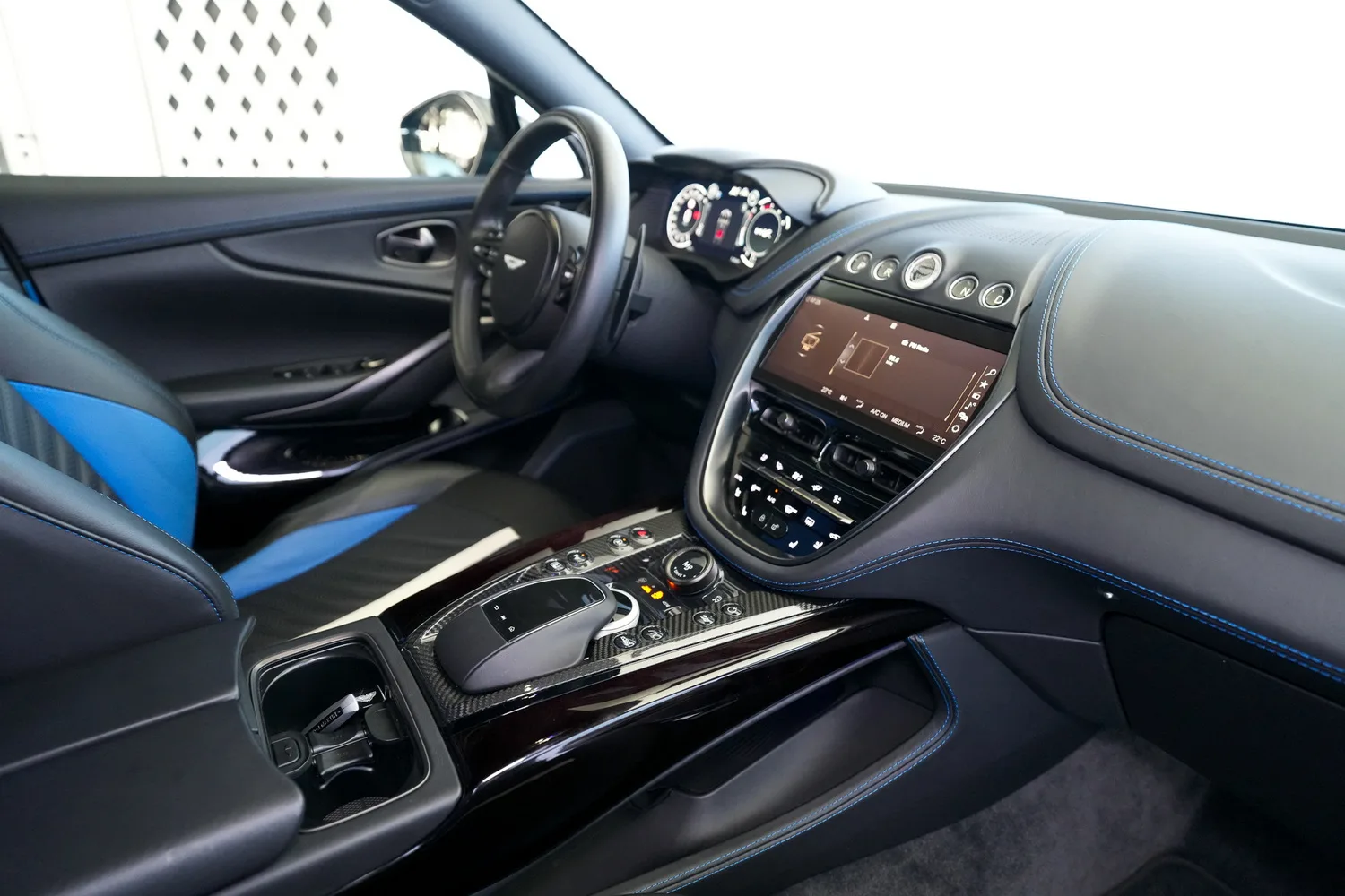 2023 Aston Martin DBX 707, 12/18