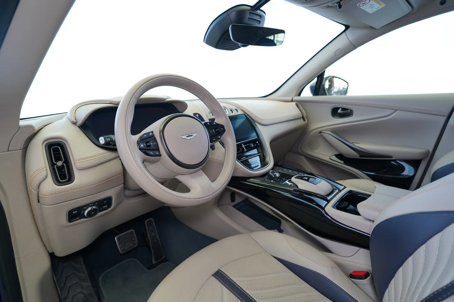 2023 Aston Martin DBX 707, 13/20