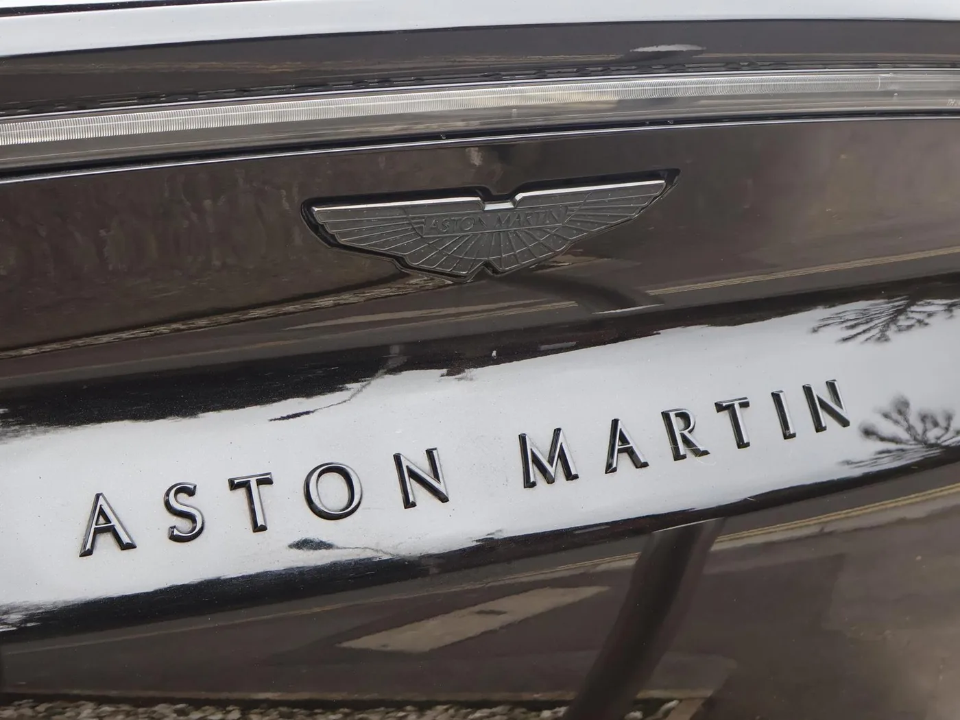 2023 Aston Martin DBX 707 proposée par un groupe de concessions agréées à Pangbourne, Royaume-Uni, photo 24 sur 25