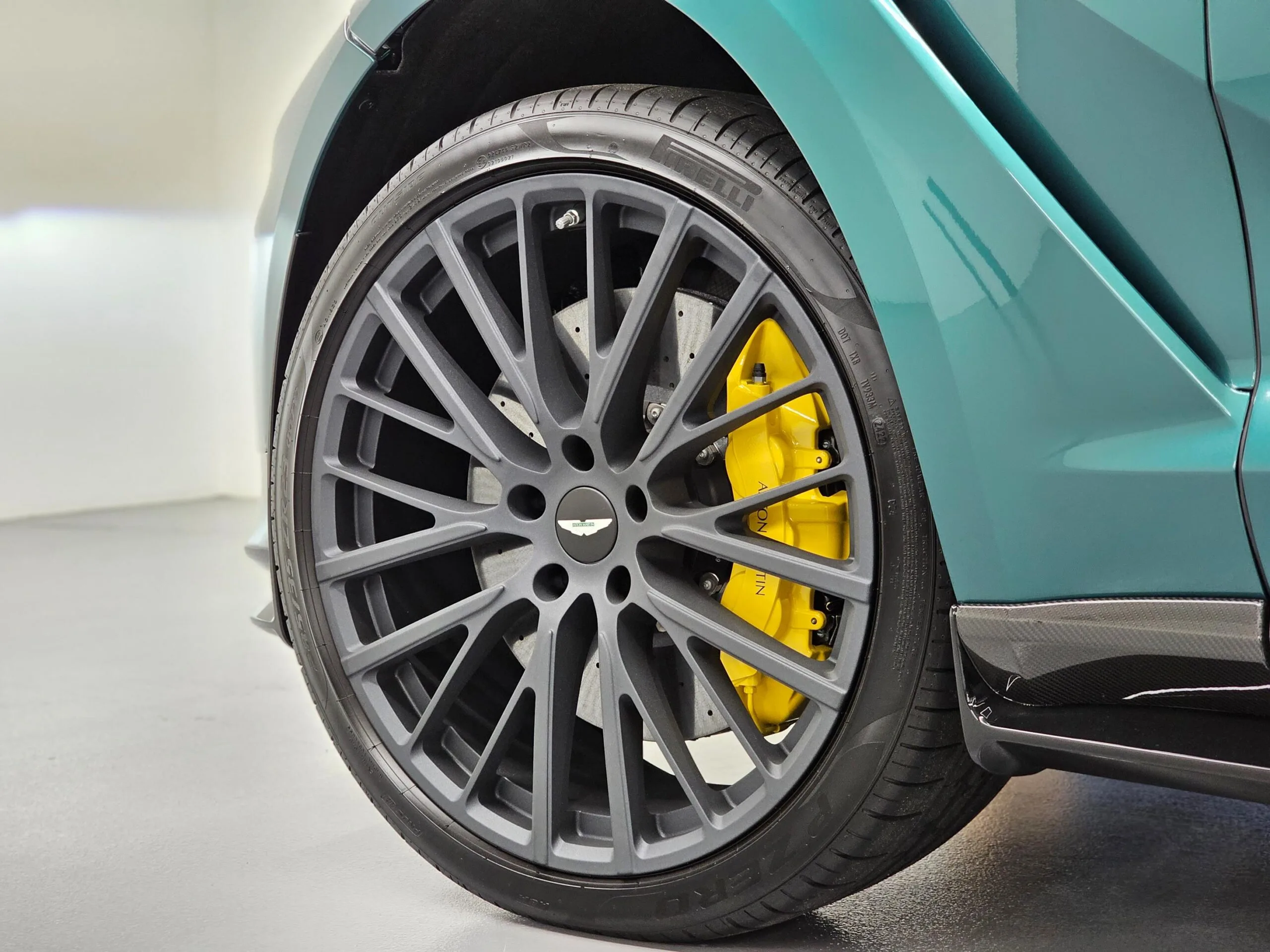 2023 Aston Martin DBX 707, 6/23