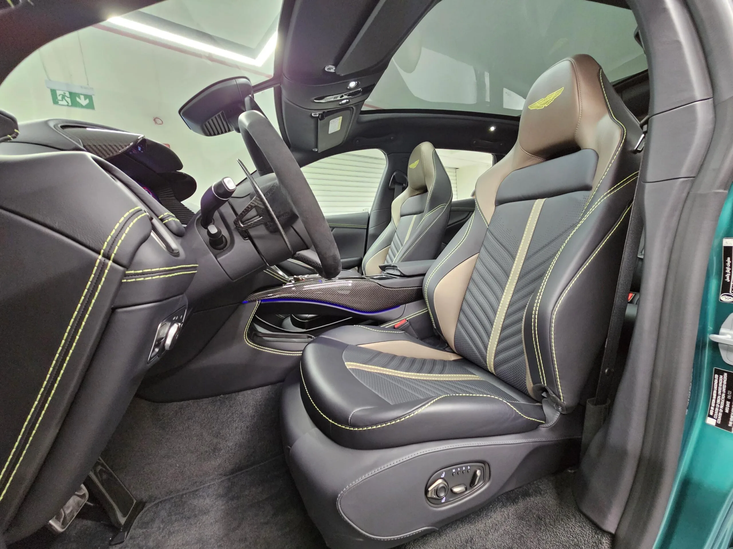 2023 Aston Martin DBX 707, 8/23