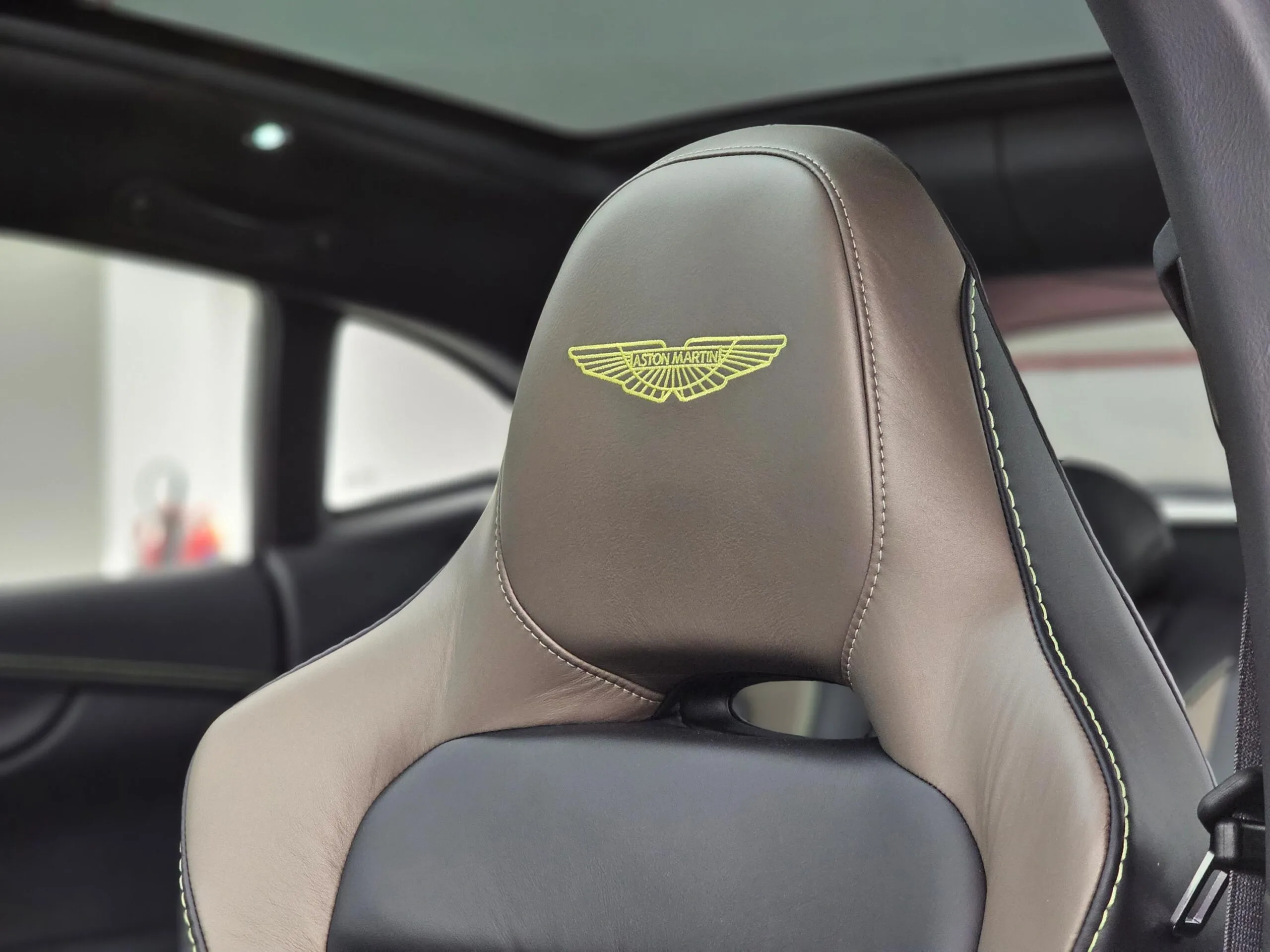 2023 Aston Martin DBX 707, 12/23