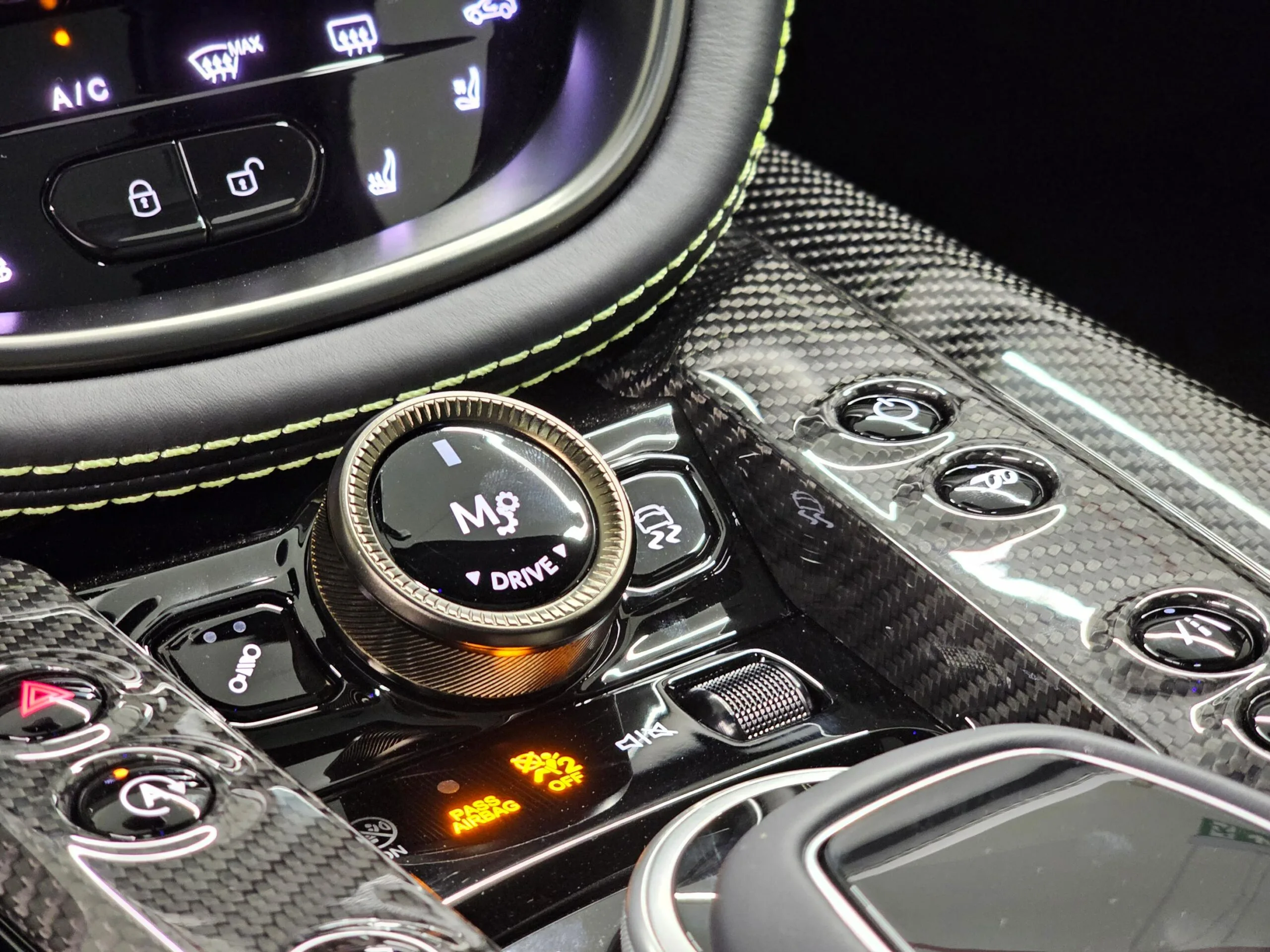 2023 Aston Martin DBX 707, 18/23