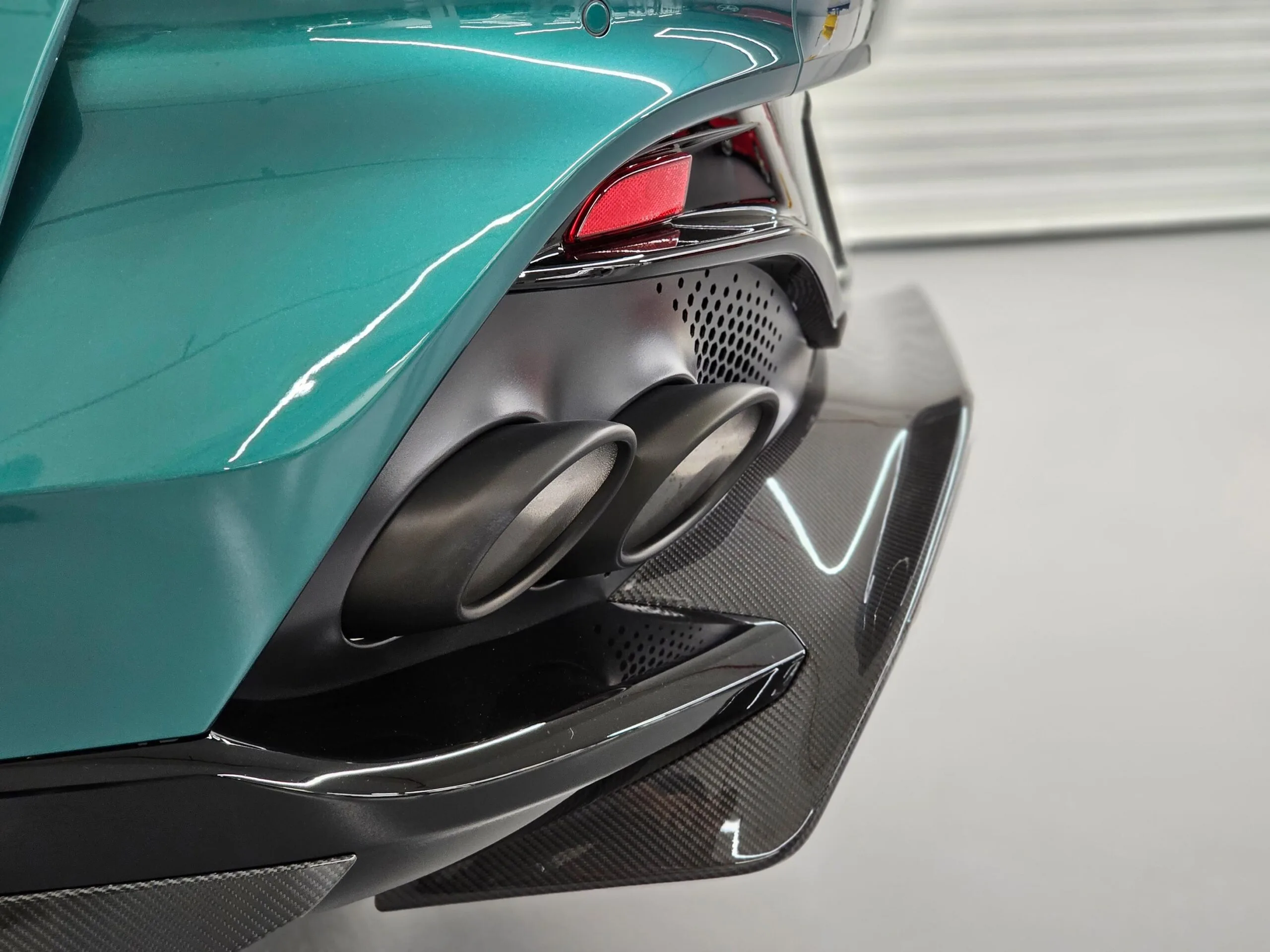 2023 Aston Martin DBX 707, 22/23