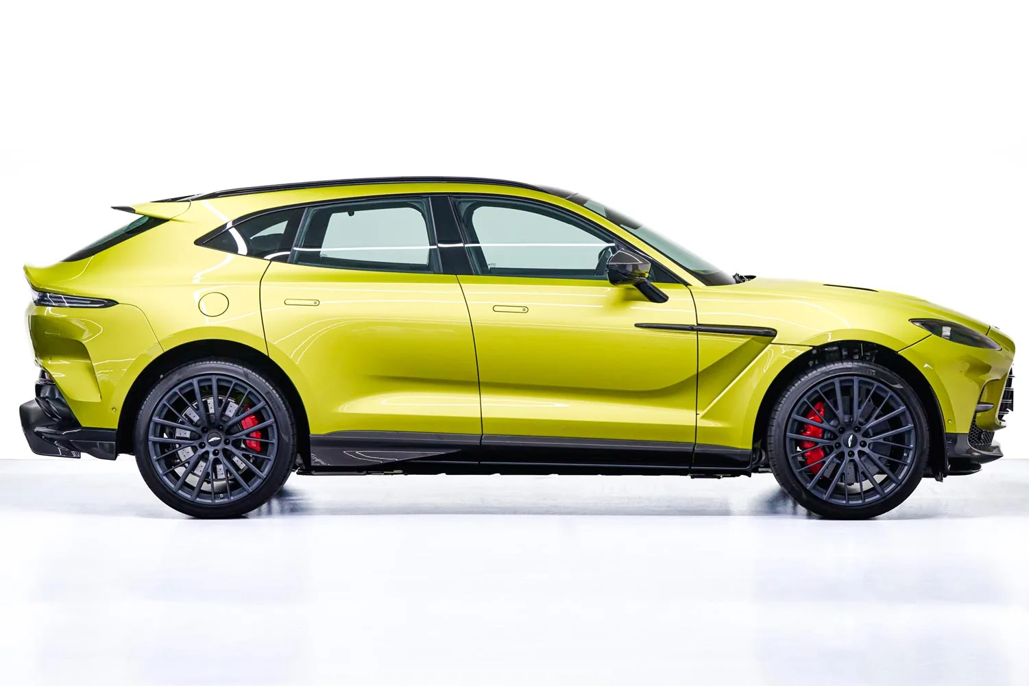 2023 Aston Martin DBX 707, 2/20