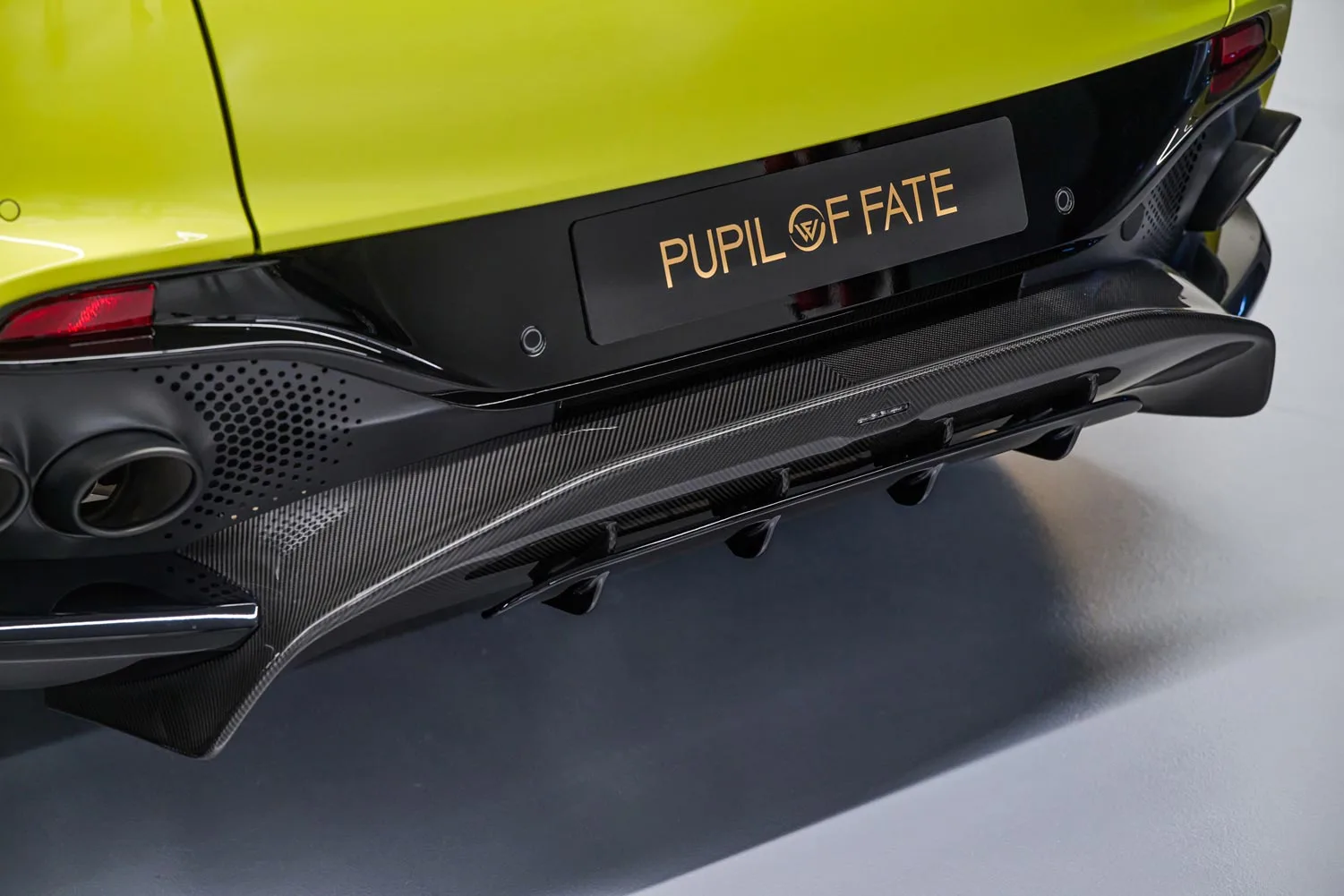 2023 Aston Martin DBX 707, 18/20