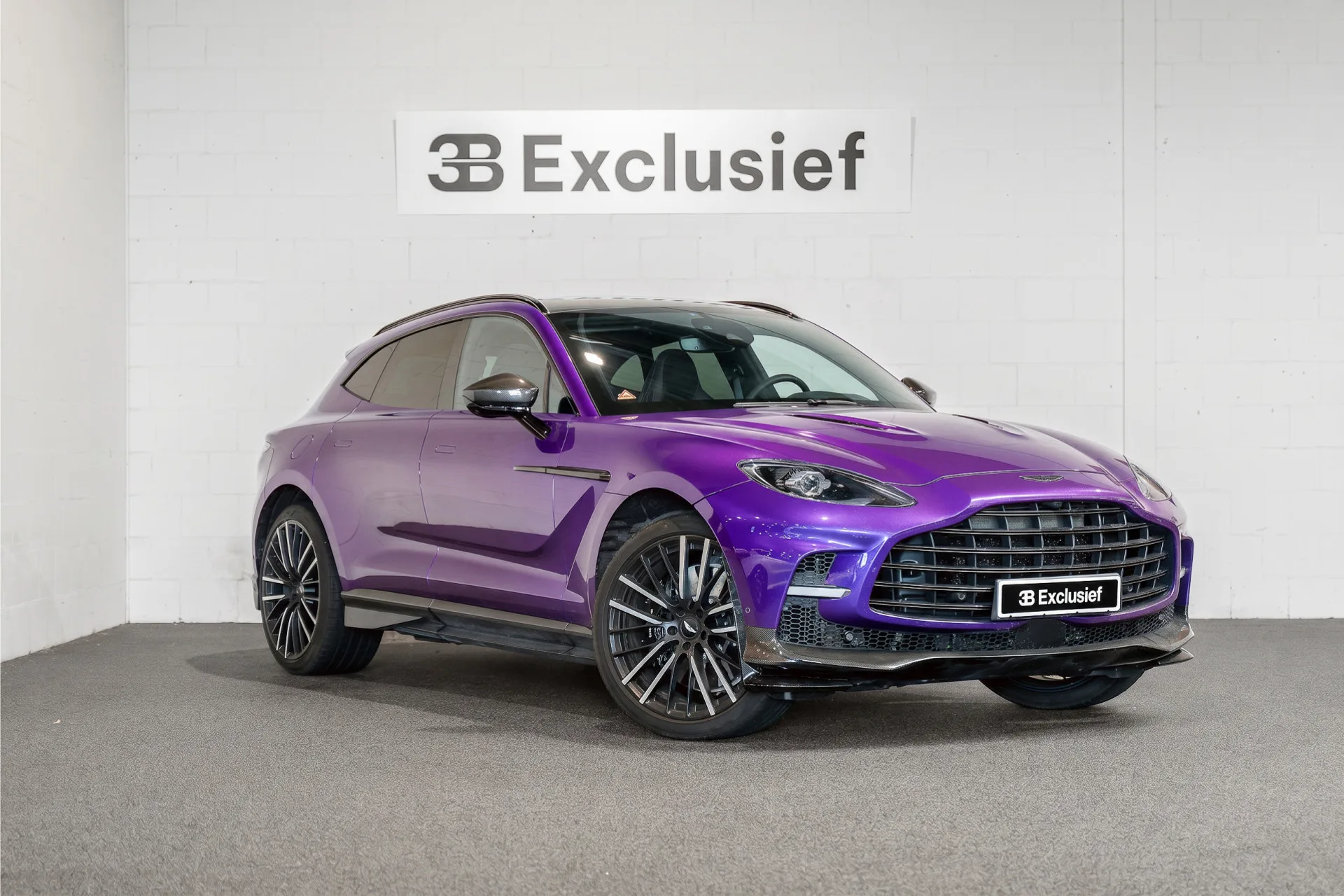 2023 Aston Martin DBX 707 angeboten von einem Fachhändler in Rotterdam, Niederlande, Hauptfoto