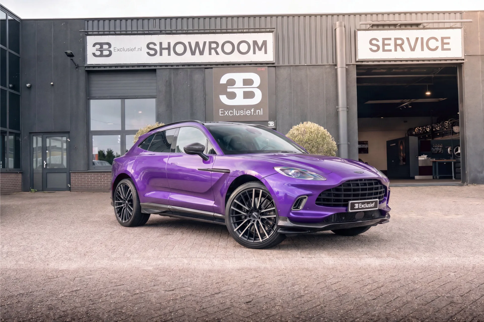 2023 Aston Martin DBX 707, 2/29