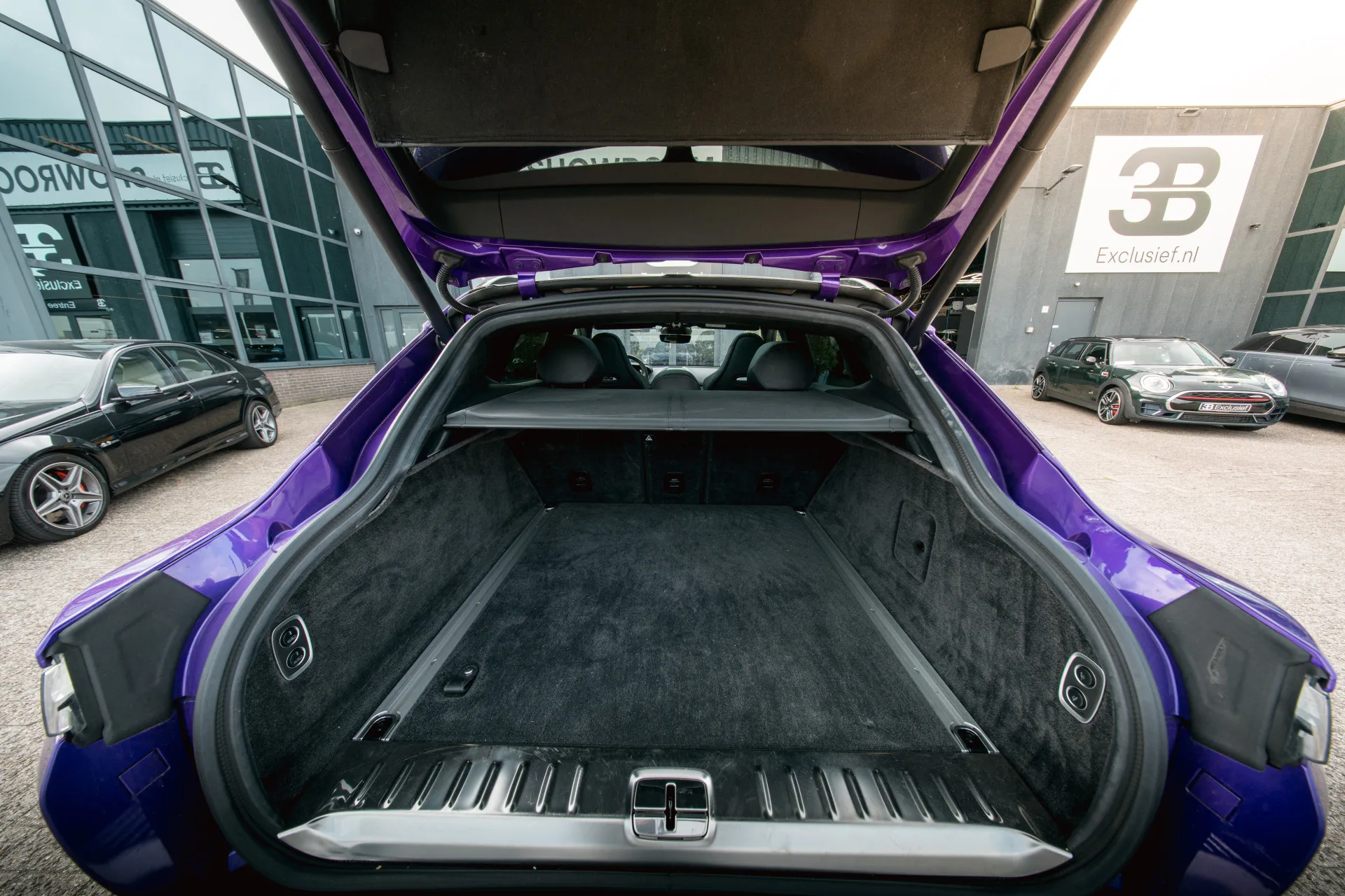 2023 Aston Martin DBX 707, 22/29