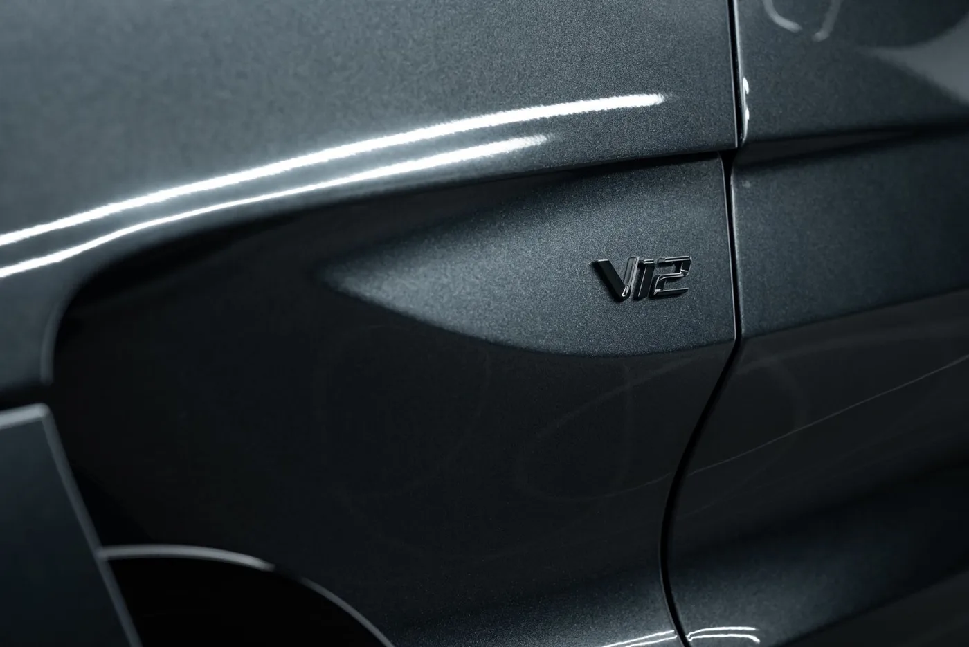 2023 Aston Martin V12 Vantage Roadster angeboten von einem Fachhändler in Putzbrunn, Deutschland, Foto 15 von 15