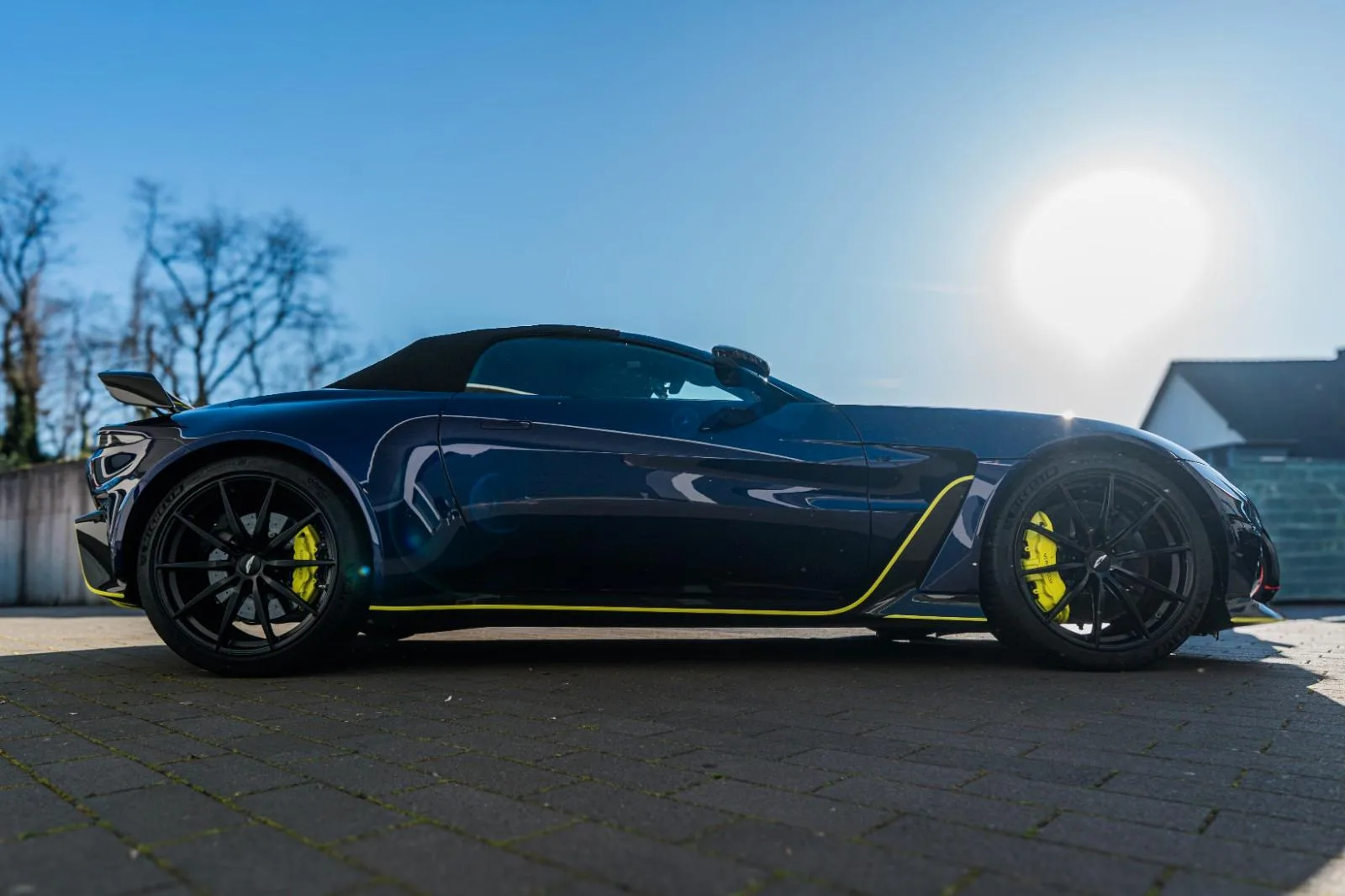 2023 Aston Martin V12 Vantage Roadster, 4/12
