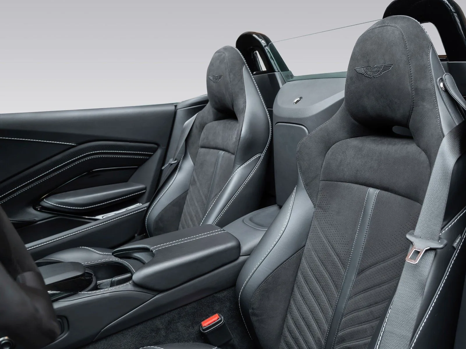 2023 Aston Martin V12 Vantage Roadster, 7/29