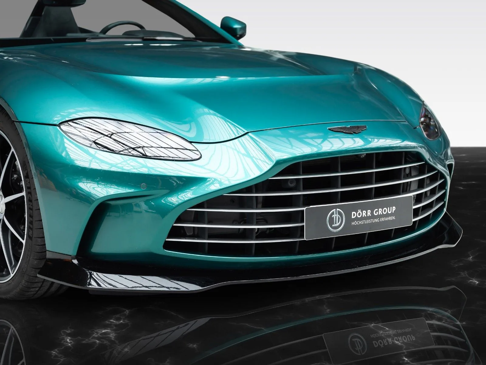 2023 Aston Martin V12 Vantage Roadster, 8/29