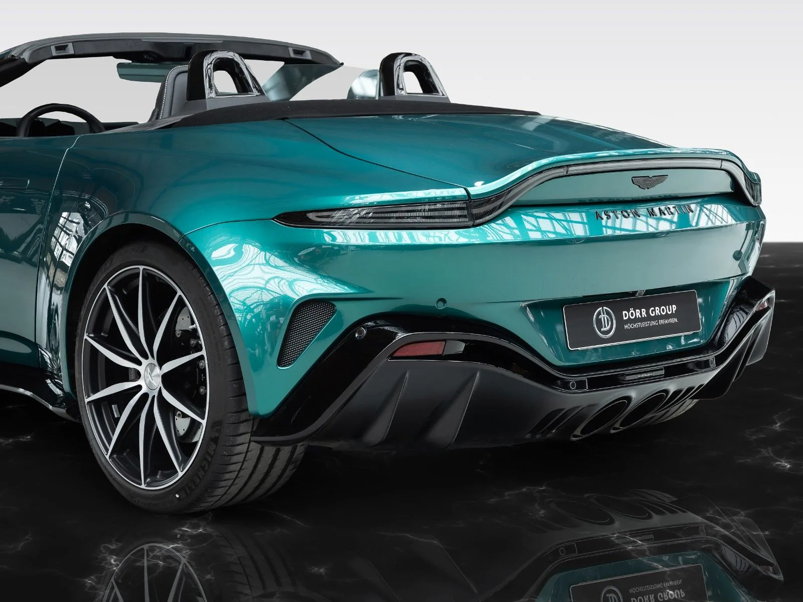 2023 Aston Martin V12 Vantage Roadster, 11/29