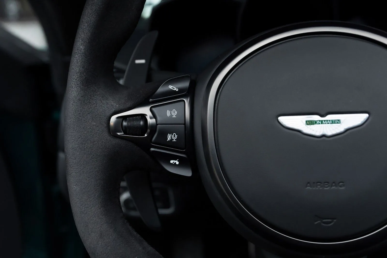 2023 Aston Martin V12 Vantage Roadster, 22/29