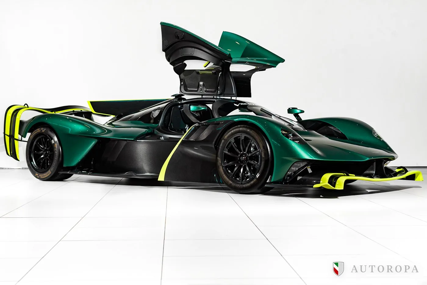 2023 Aston Martin Valkyrie AMR Pro offered by an official Ferrari and Maserati dealer in Arlöv, Sweden, photo 2 of 10