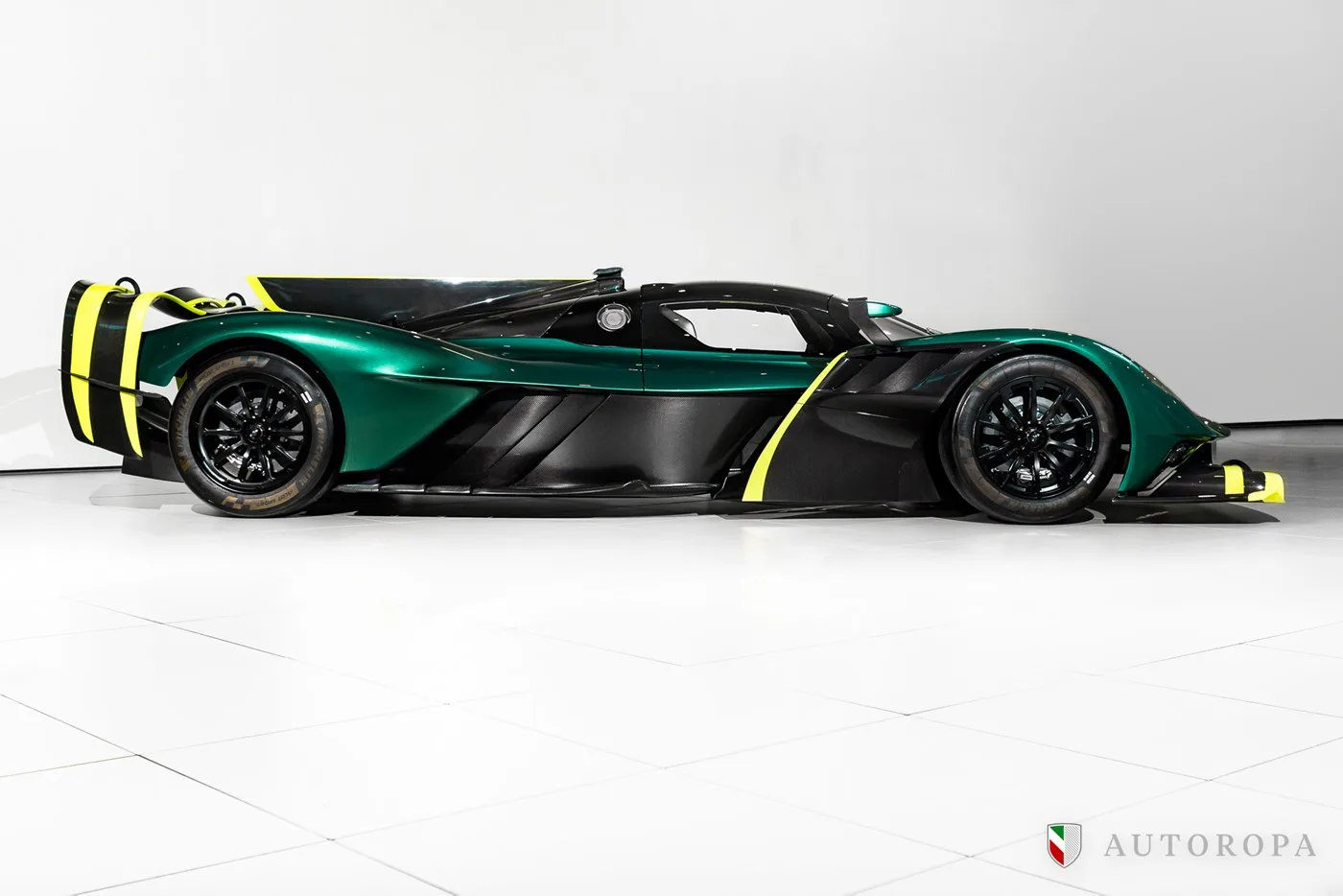 2023 Aston Martin Valkyrie AMR Pro offered by an official Ferrari and Maserati dealer in Arlöv, Sweden, photo 3 of 10