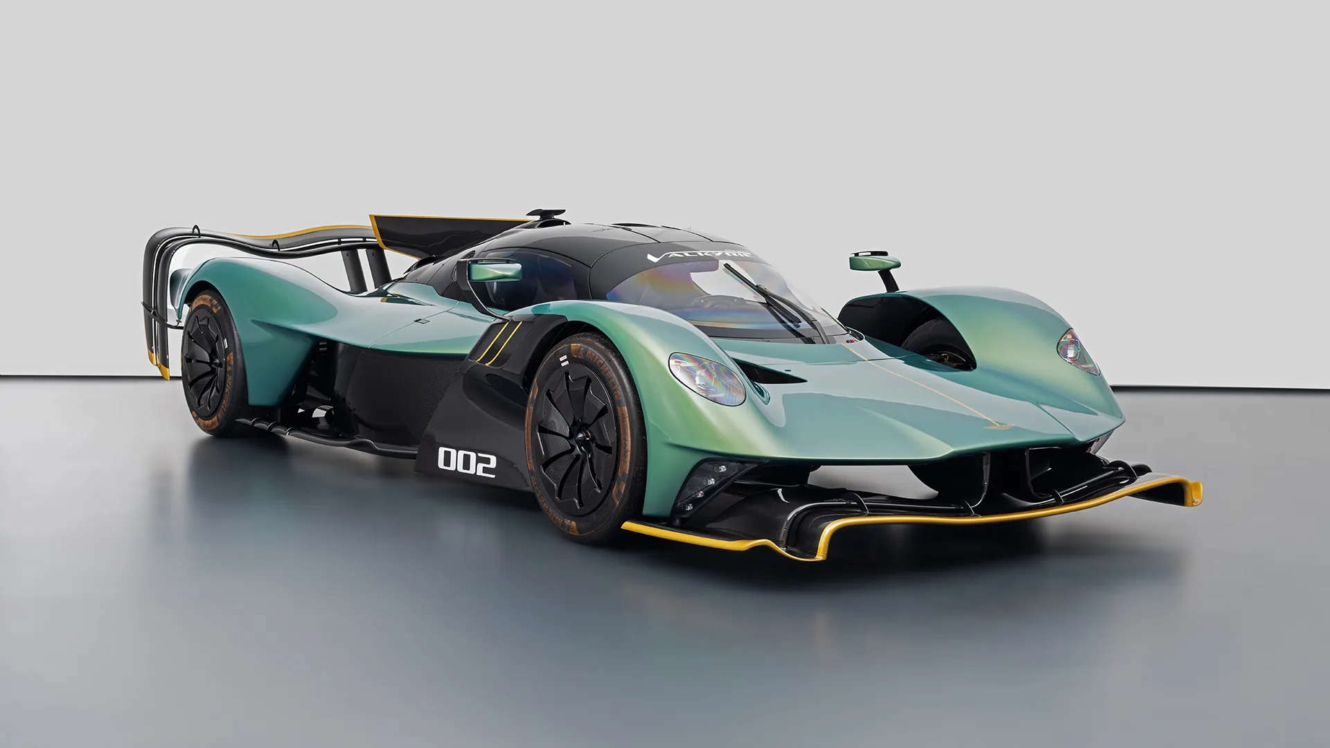 2023 Aston Martin Valkyrie AMR Pro proposée par un concessionnaire spécialisé à Pleidelsheim, Allemagne, photo principale