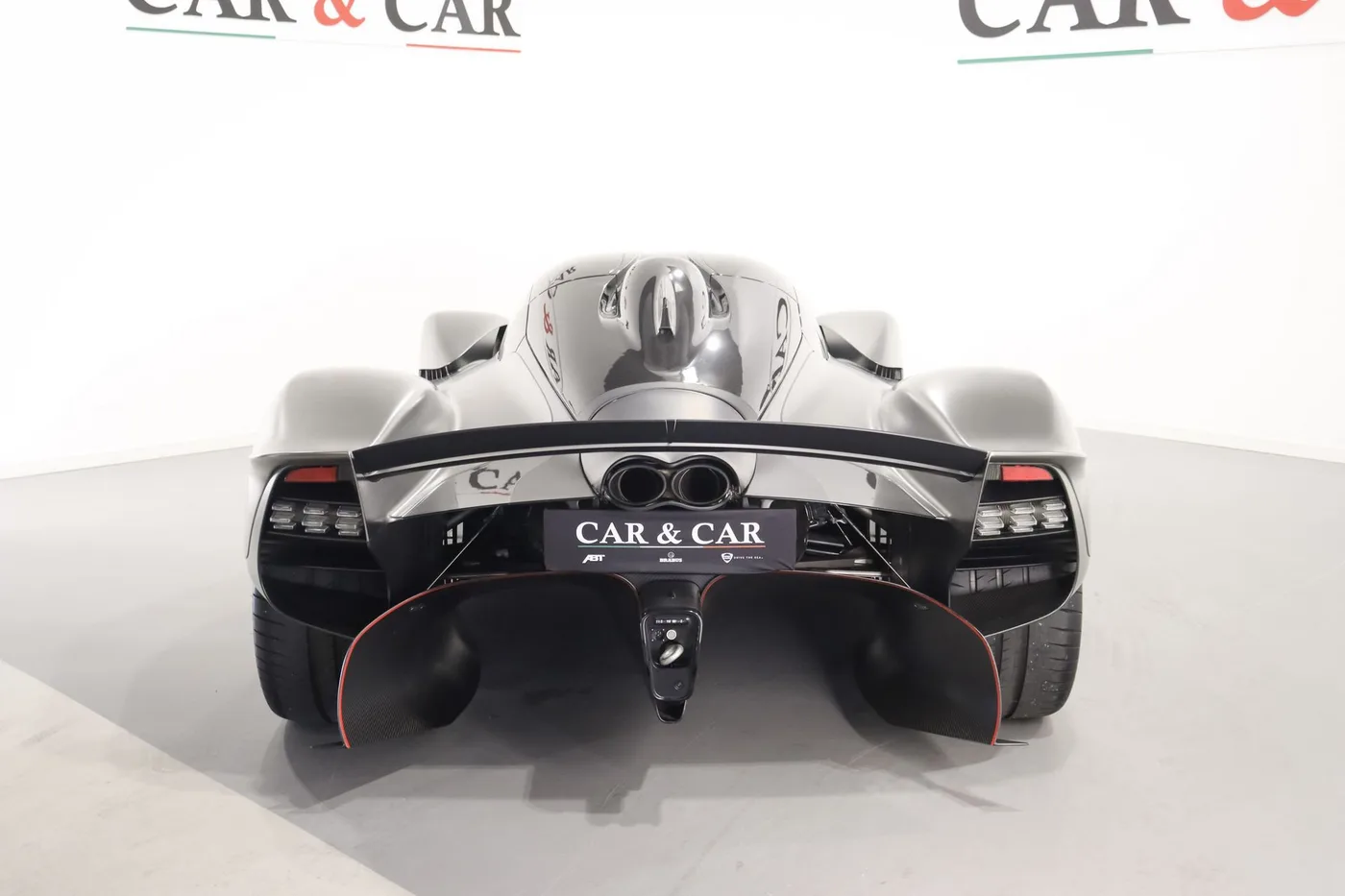 2023 Aston Martin Valkyrie offered by a supercar dealer in Zibido San Giacomo, Italy, photo 4 of 23