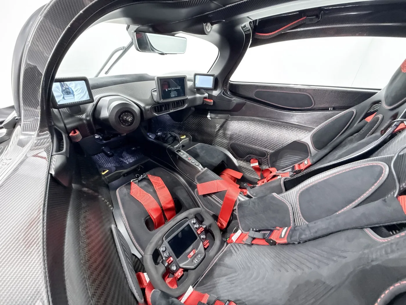 2023 Aston Martin Valkyrie offered by a supercar dealer in Zibido San Giacomo, Italy, photo 11 of 23