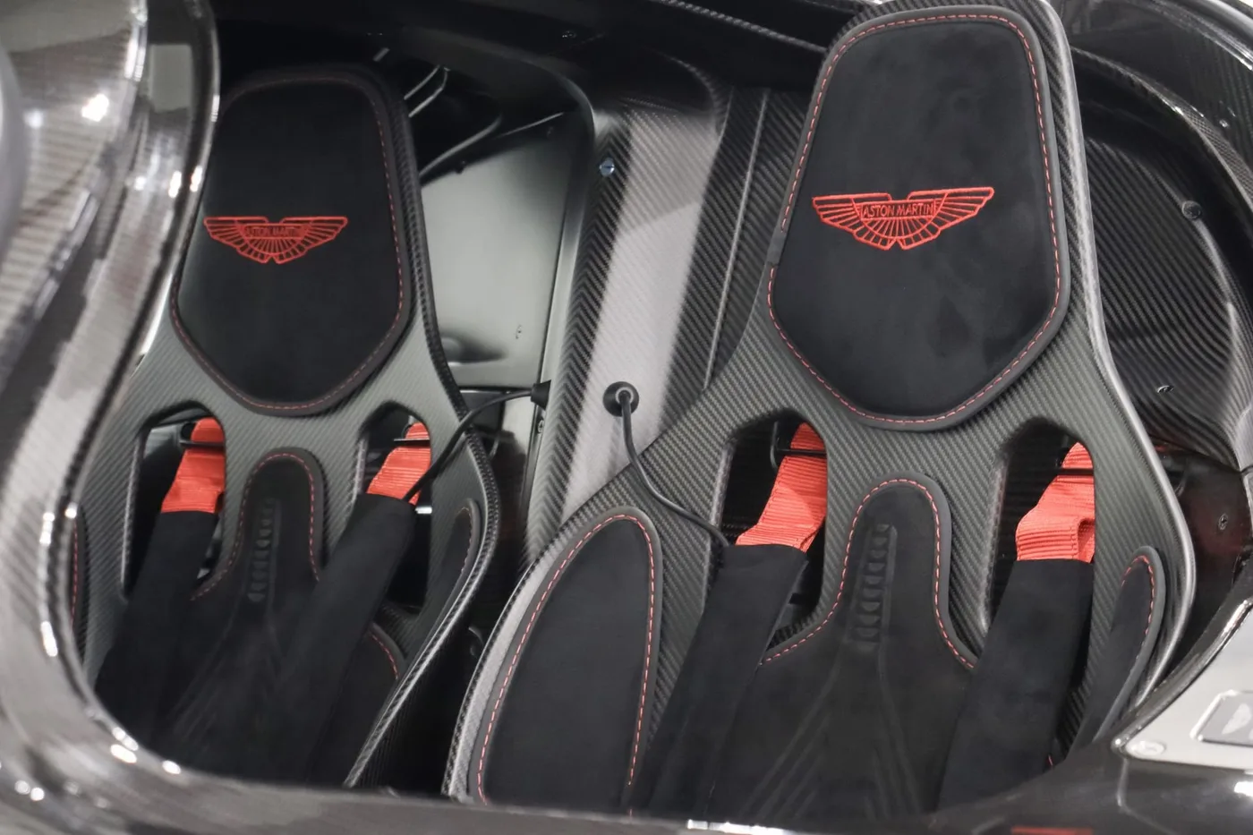 2023 Aston Martin Valkyrie offered by a supercar dealer in Zibido San Giacomo, Italy, photo 20 of 23