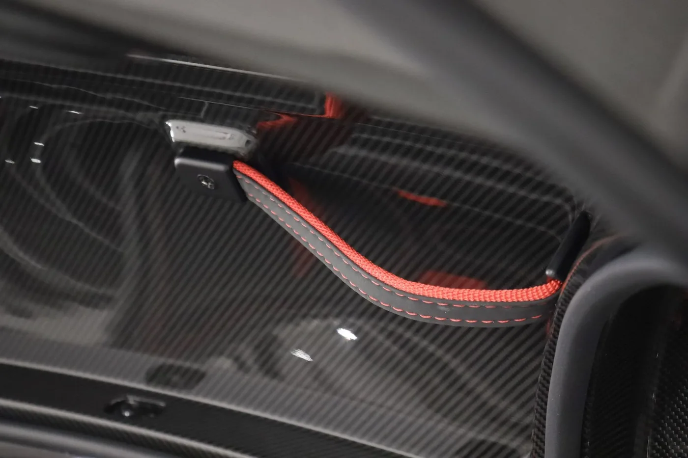 2023 Aston Martin Valkyrie offered by a supercar dealer in Zibido San Giacomo, Italy, photo 21 of 23