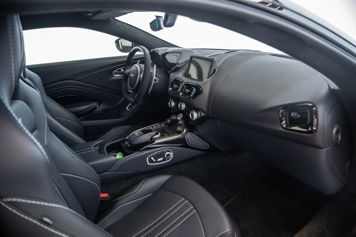 2023 Aston Martin Vantage, 10/12