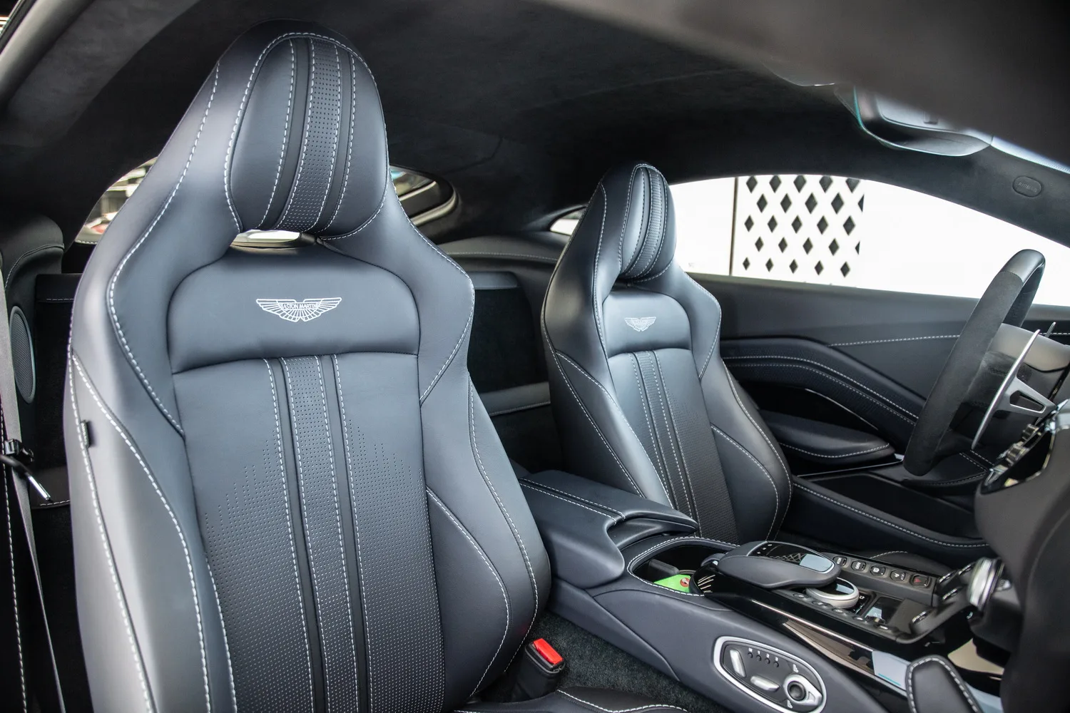 2023 Aston Martin Vantage, 12/12