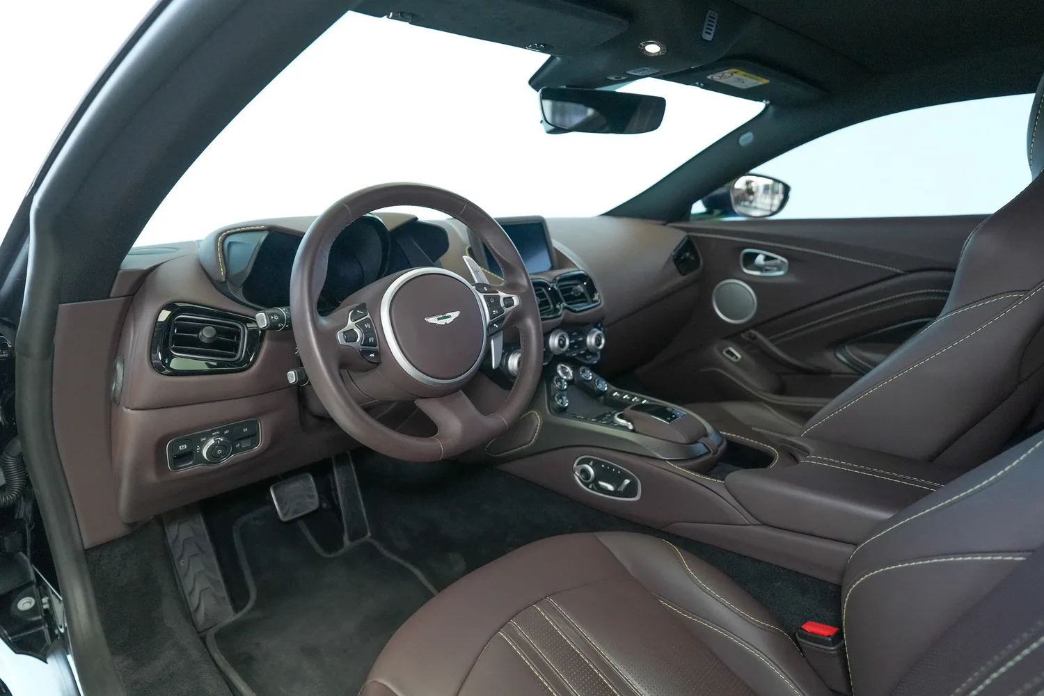 2023 Aston Martin Vantage, 3/14