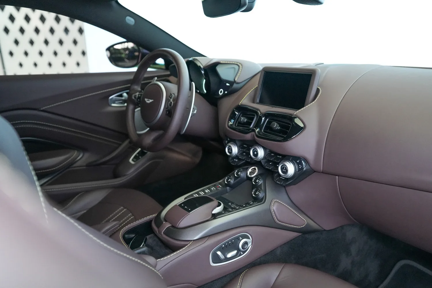 2023 Aston Martin Vantage, 9/14