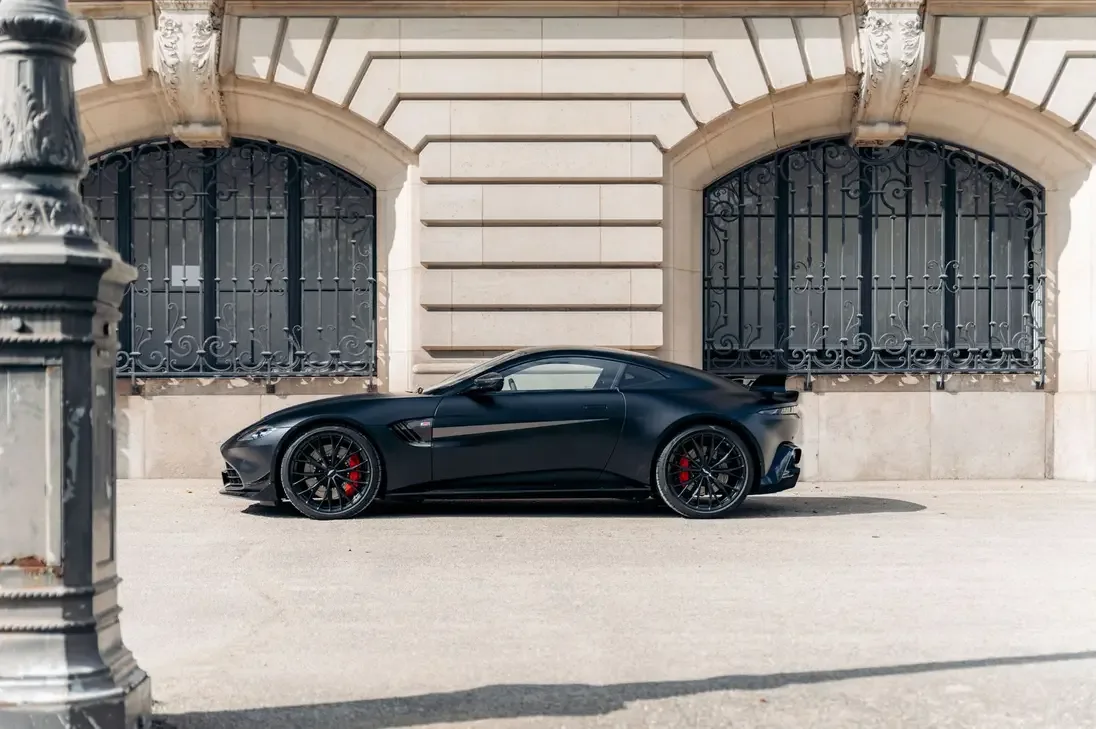 2023 Aston Martin Vantage, 5/28