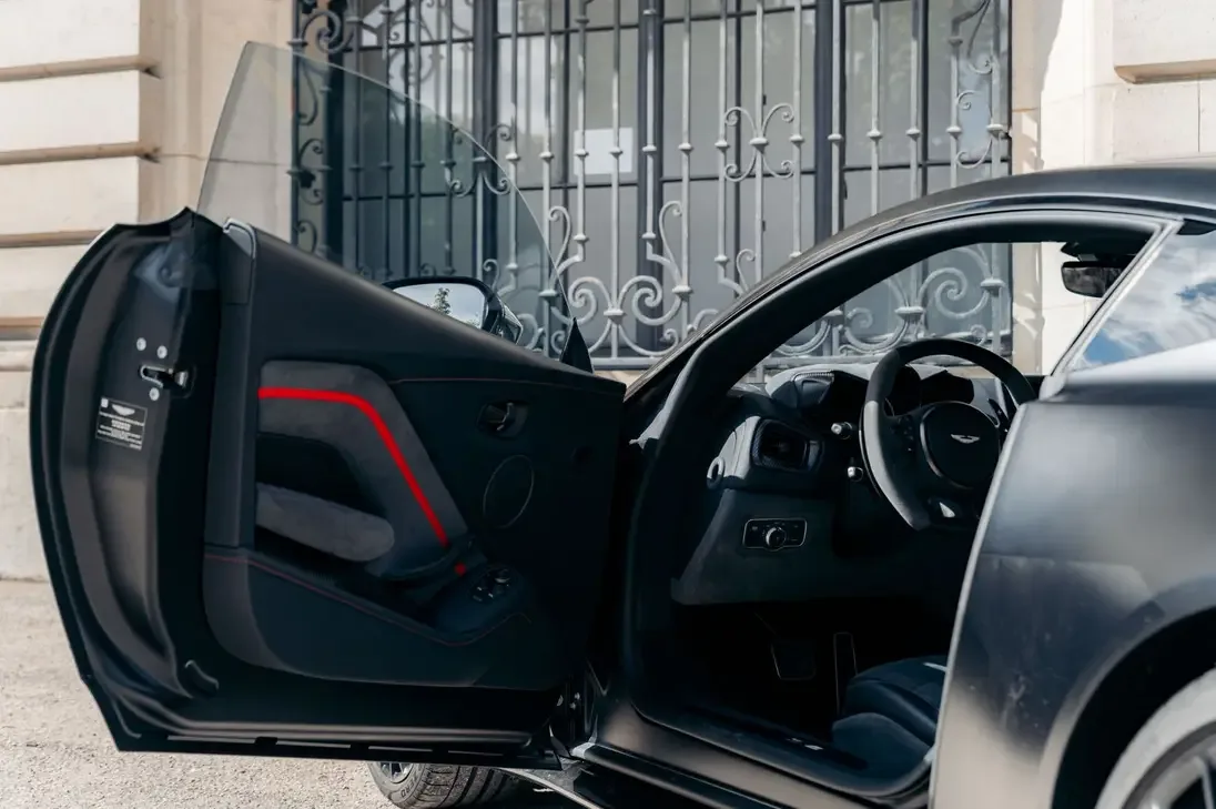 2023 Aston Martin Vantage, 25/28