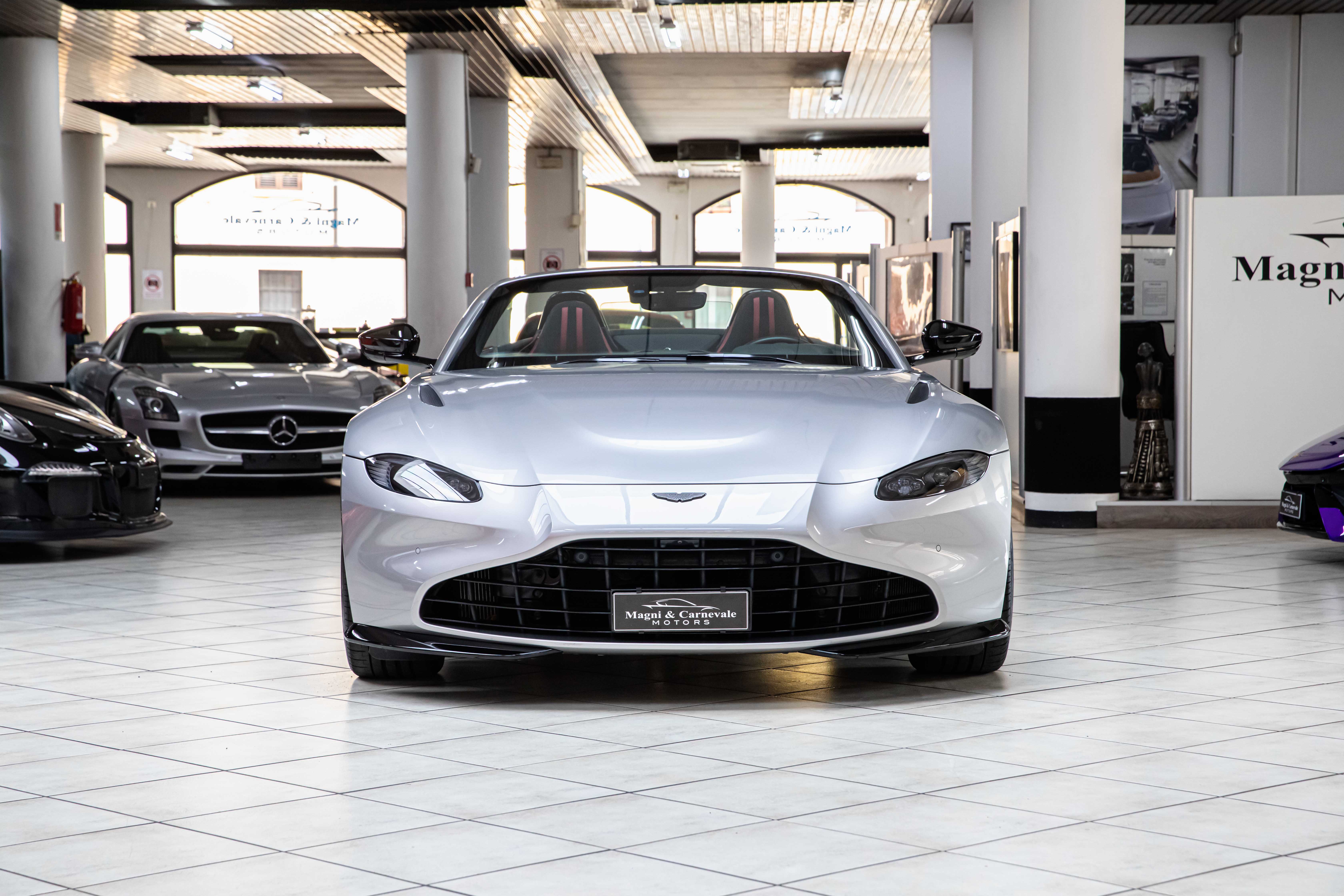 2023 Aston Martin Vantage Roadster angeboten von einem Fachhändler in Milan, Italien, Foto 8 von 20