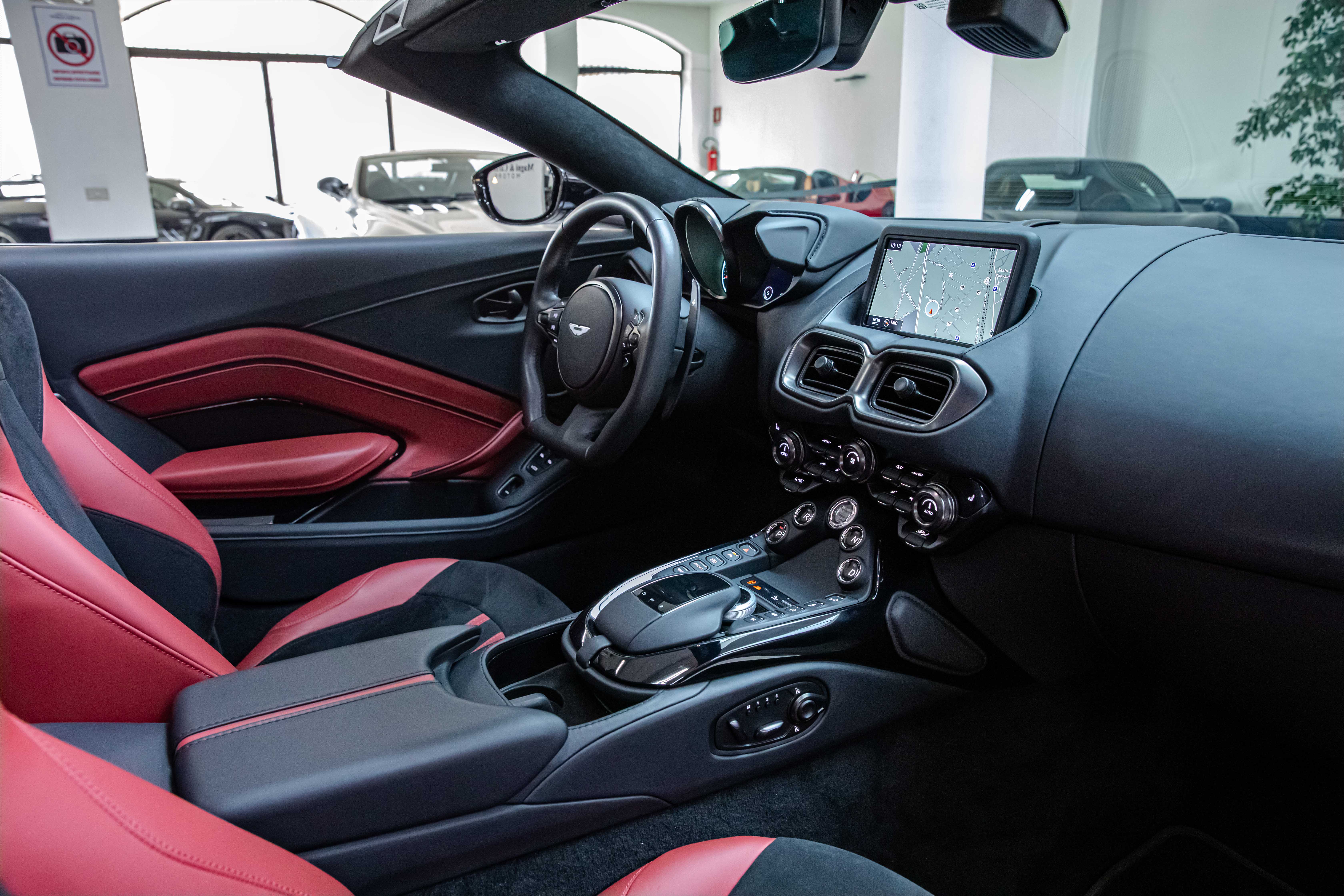 2023 Aston Martin Vantage Roadster angeboten von einem Fachhändler in Milan, Italien, Foto 19 von 20