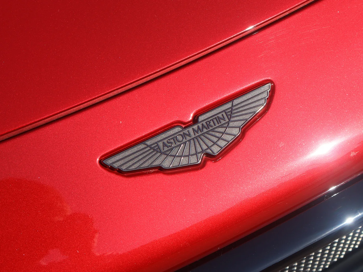 2023 Aston Martin V8 Vantage proposée par un groupe de concessions agréées à Pangbourne, Royaume-Uni, photo 23 sur 25