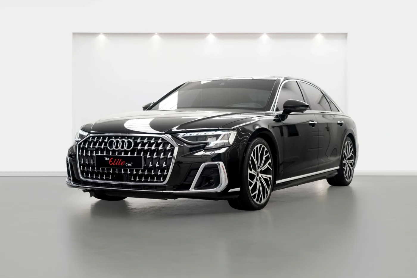 2023 Audi A8 L TFSI quattro proposée par un concessionnaire spécialisé à Dubai, Émirats arabes unis, photo 8 sur 10