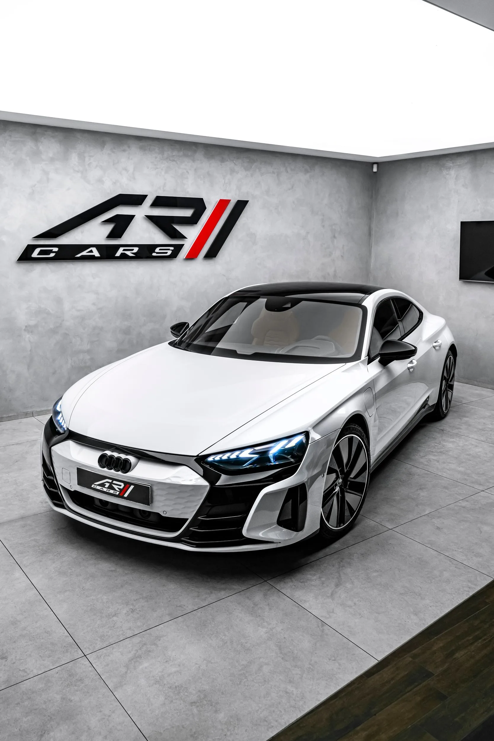 2023 Audi e-tron GT, 8/24