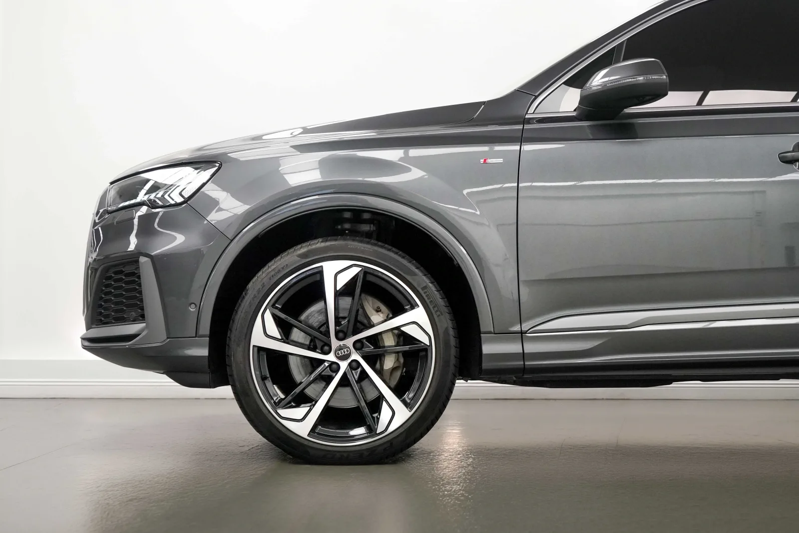 2023 Audi Q7 55 TFSI quattro, 4/14