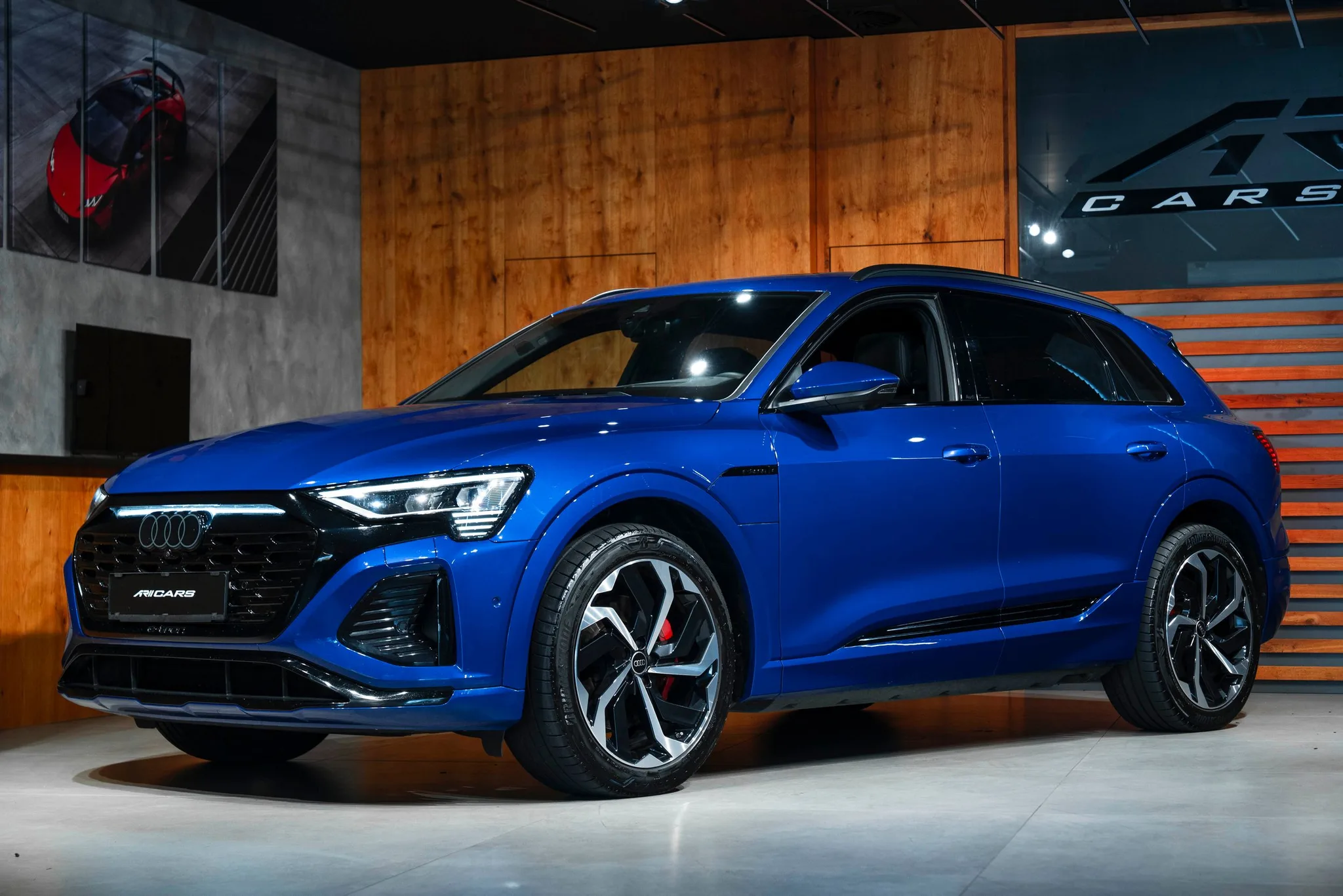 2023 Audi Q8 e-tron proposée par un concessionnaire spécialisé à Bratislava, Slovaquie, photo principale